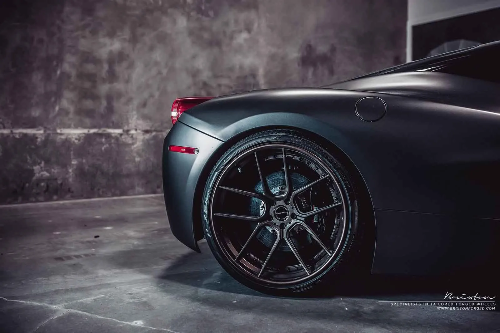 images-products-1-2515-232974803-brixton-forged-black-ferrari-458-speciale-brixton-forged-cm5-tagra-series-wheels-forged-bronze-0.jpg