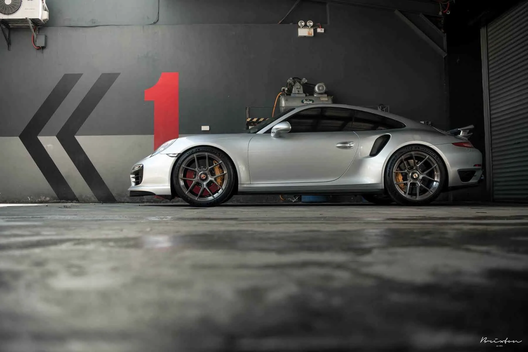 images-products-1-2527-232974815-silver-porsche-991-turbo-s-brixton-forged-cm5-ultrasport-brushed-single-tint-1-1800x1200.jpg