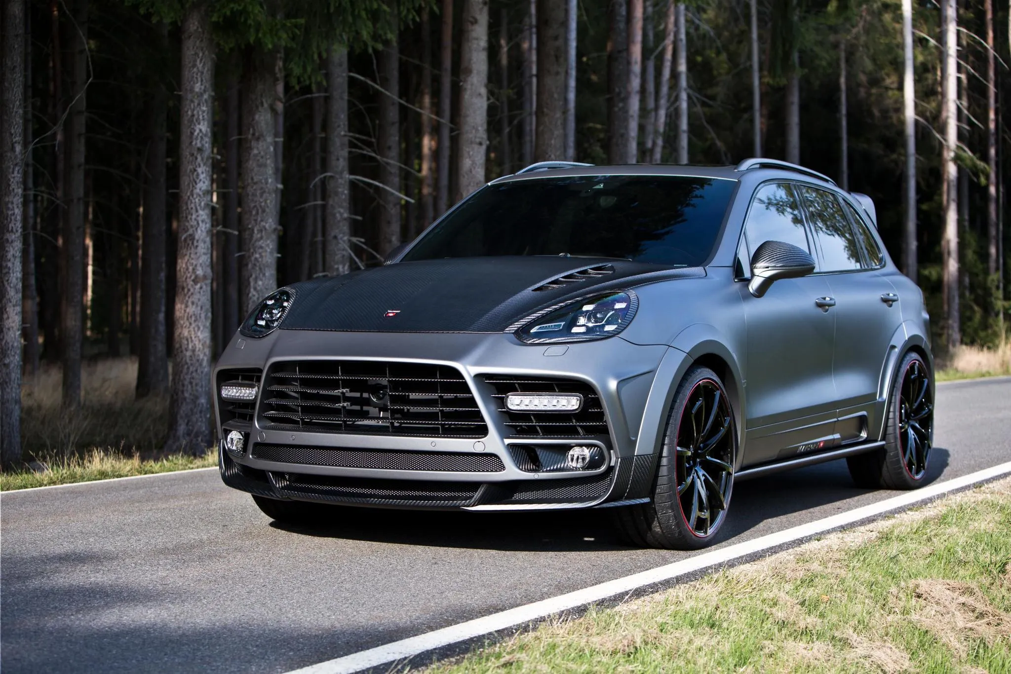 Mansory body kit for Porsche Cayenne new model