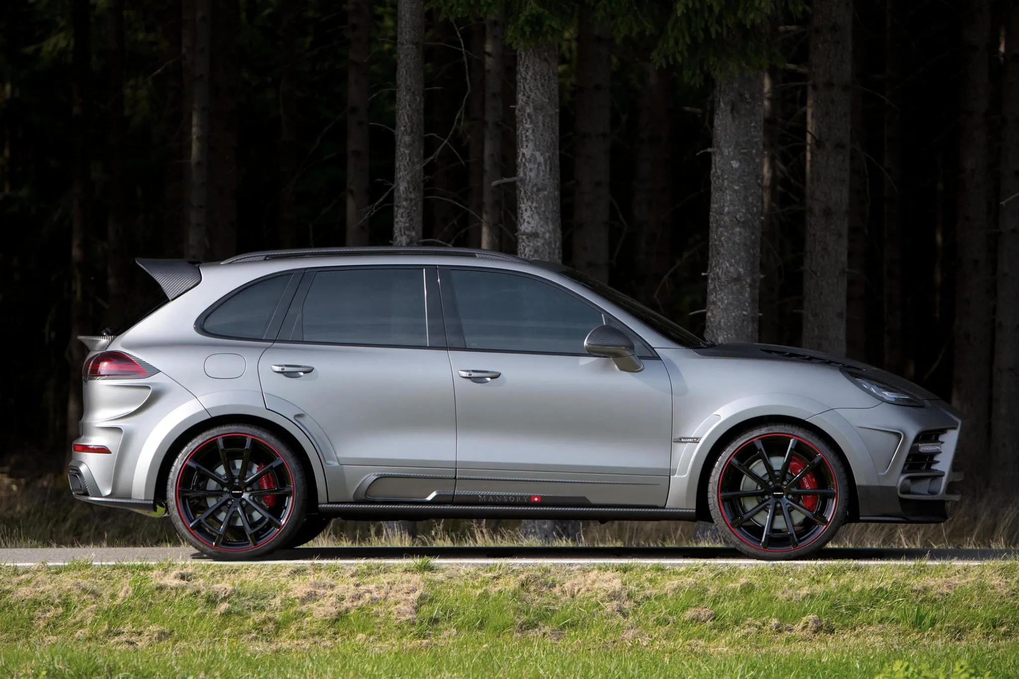 Mansory body kit for Porsche Cayenne new model