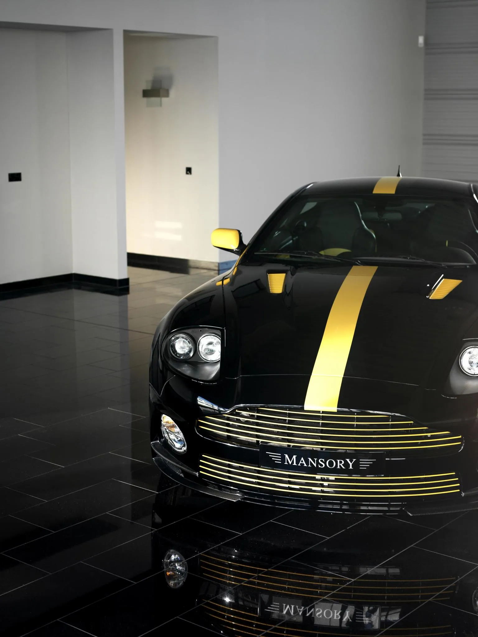Mansory body kit for Aston Martin Vanquish new style