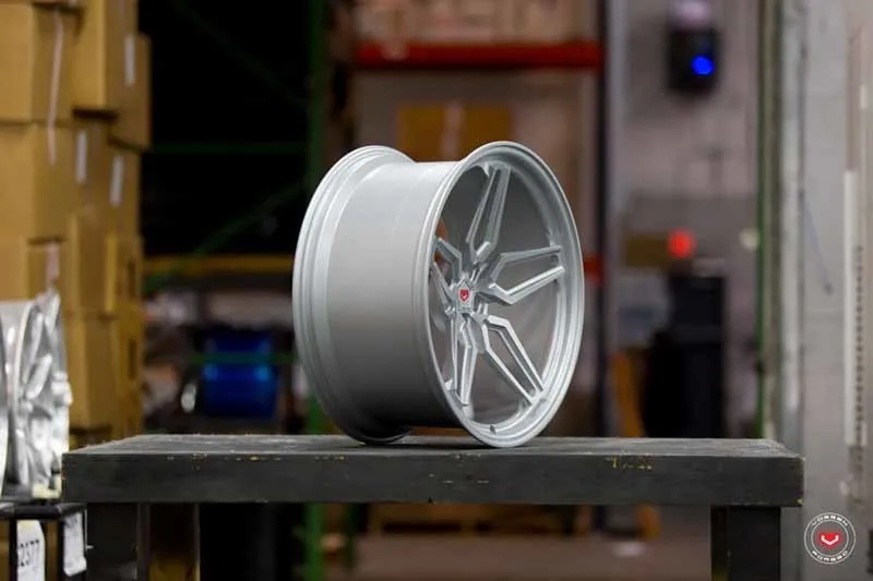 images-products-1-2621-232983101-Vossen-Forged-M-X-Series-ML-X1-Satin-Silver-55085-_-Vossen-Wheels-2018-1008-1047x698.jpg