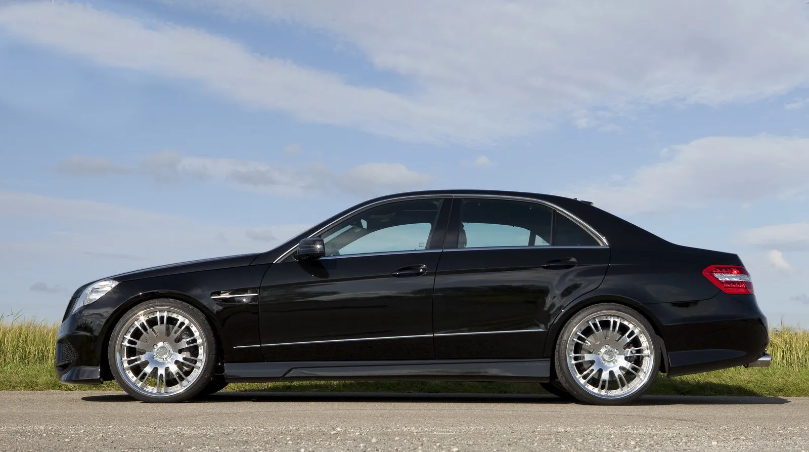 LUMMA E 50 CLR BODY KIT FOR MERCEDES E-CLASS W212
