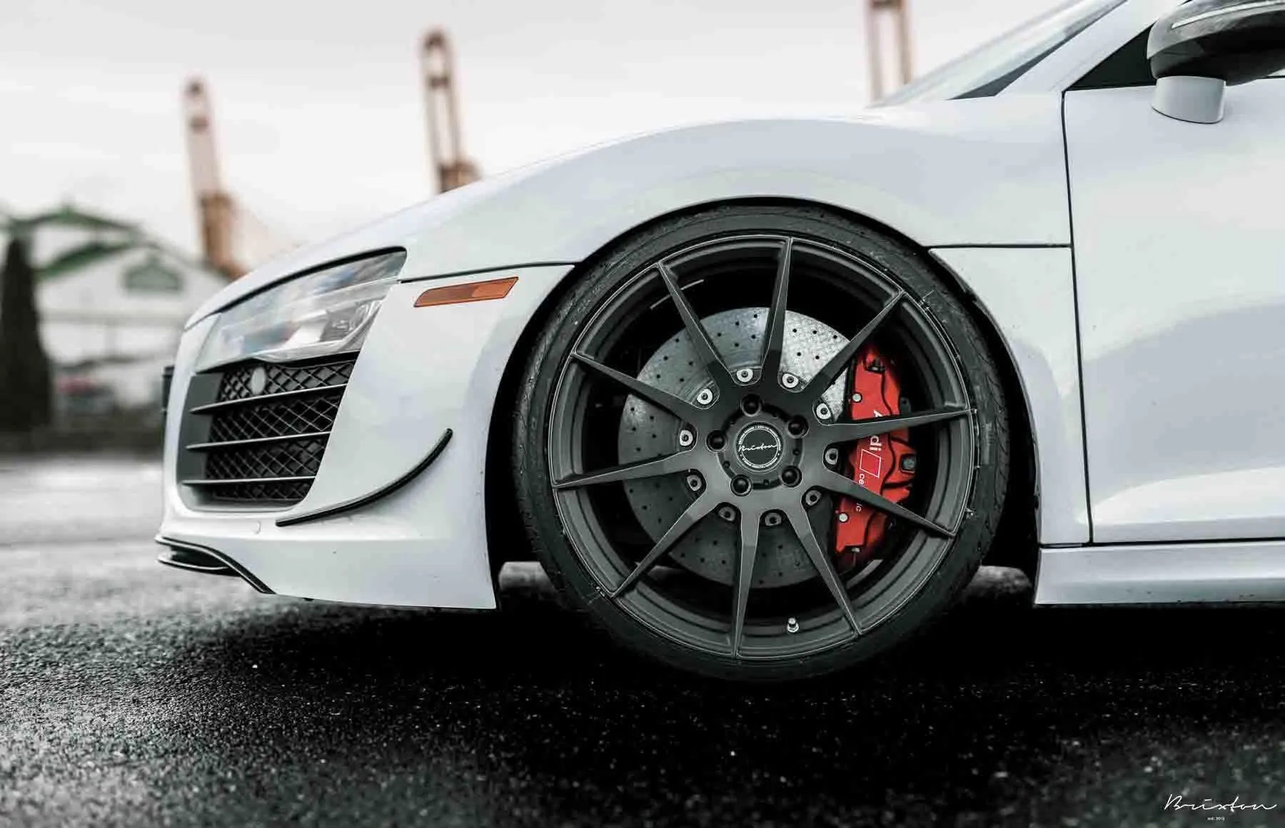 images-products-1-2765-232975053-brixton-forged-suzuka-grey-audi-r8-v10-brixton-forged-r10-ultrasport-smoke-black-5-1800x1161.jpg