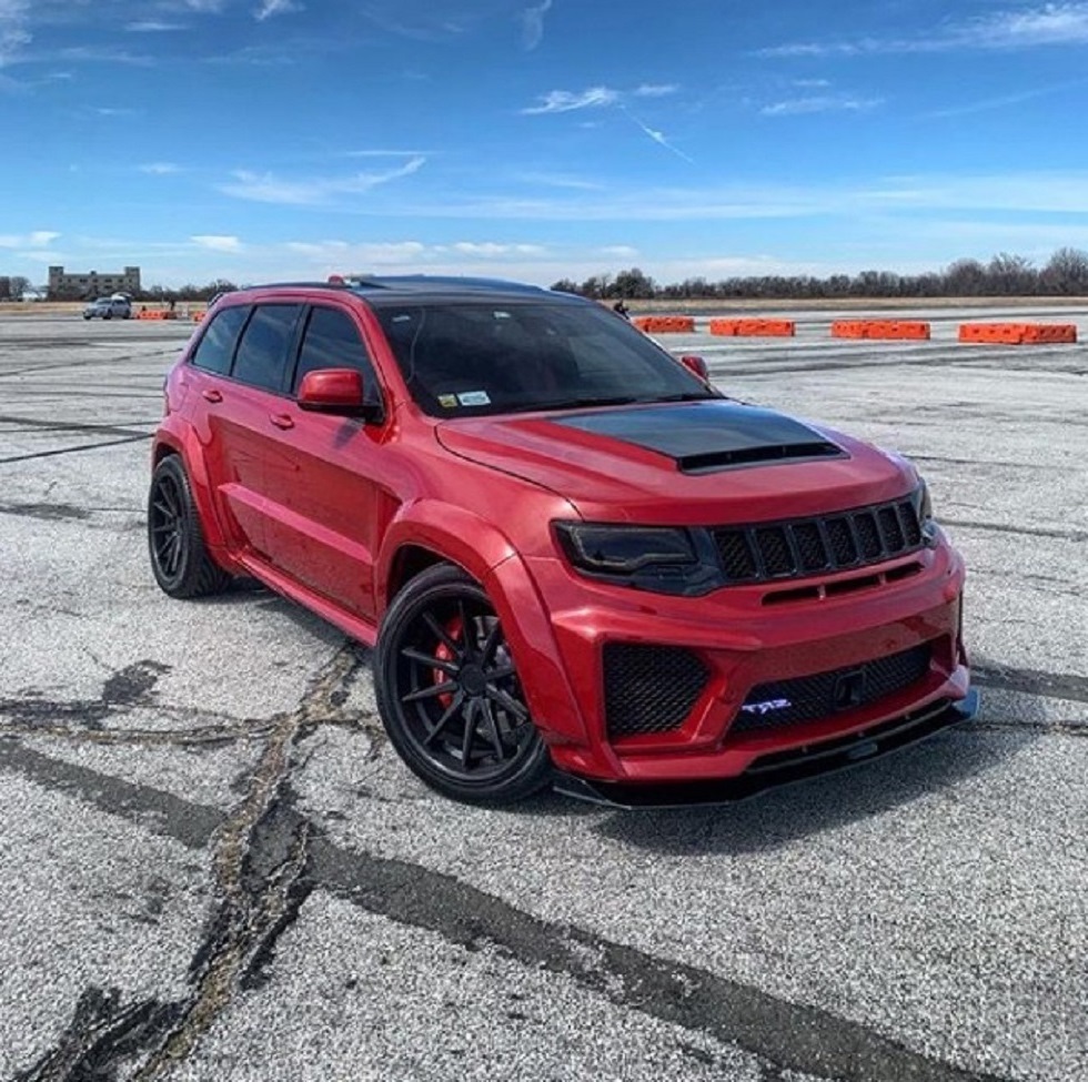 Check price and buy Renegade Design body kit for Jeep Grand Cherokee Trackhawk Tyrannos V3