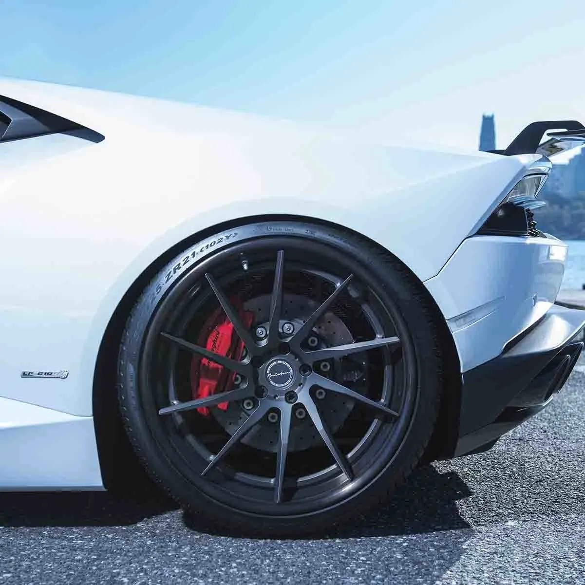 images-products-1-2823-232975111-brixton-forged-white-lamborghini-huracan-r10d-targa-brixton-forged-wheels.jpg