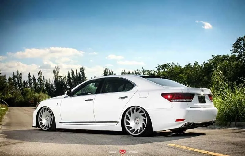 images-products-1-3073-232983553-lexus_ls_vps-313_48b.jpg