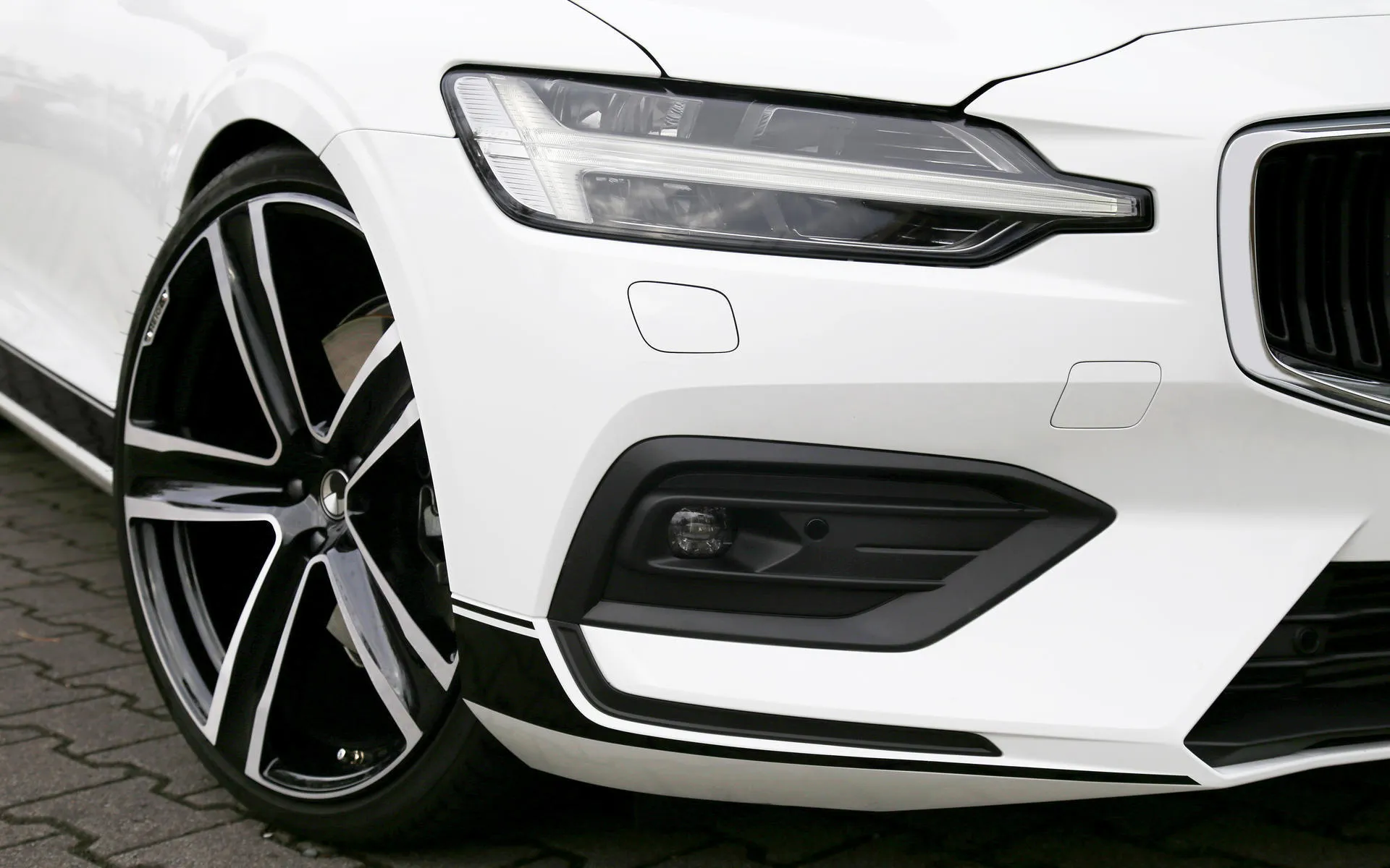 Heico Sportiv Body Kit for Volvo V60 BY latest model