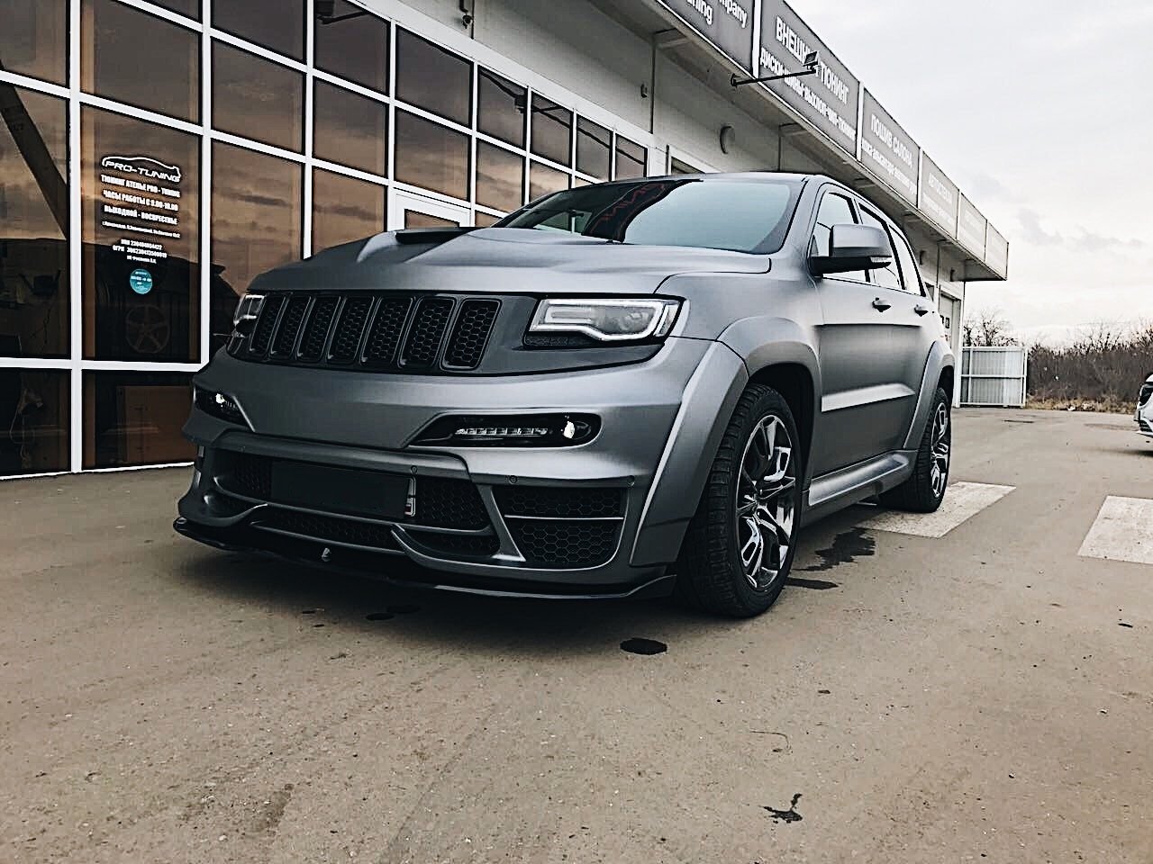 Renegade Design Body Kit For Jeep Grand Cherokee Wk Tyrannos V Buy With Delivery Installation