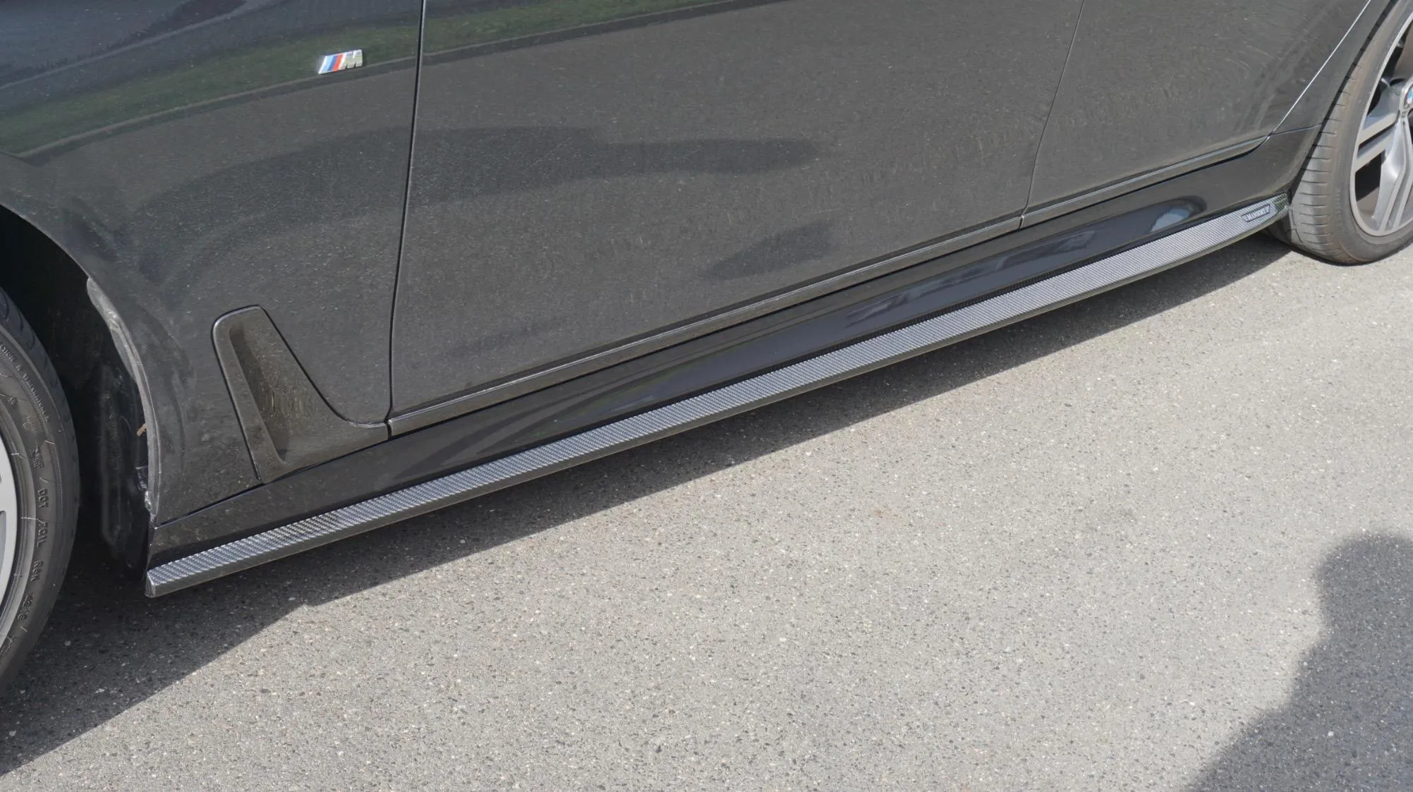 Mansory body kit for BMW 7 Series carbon