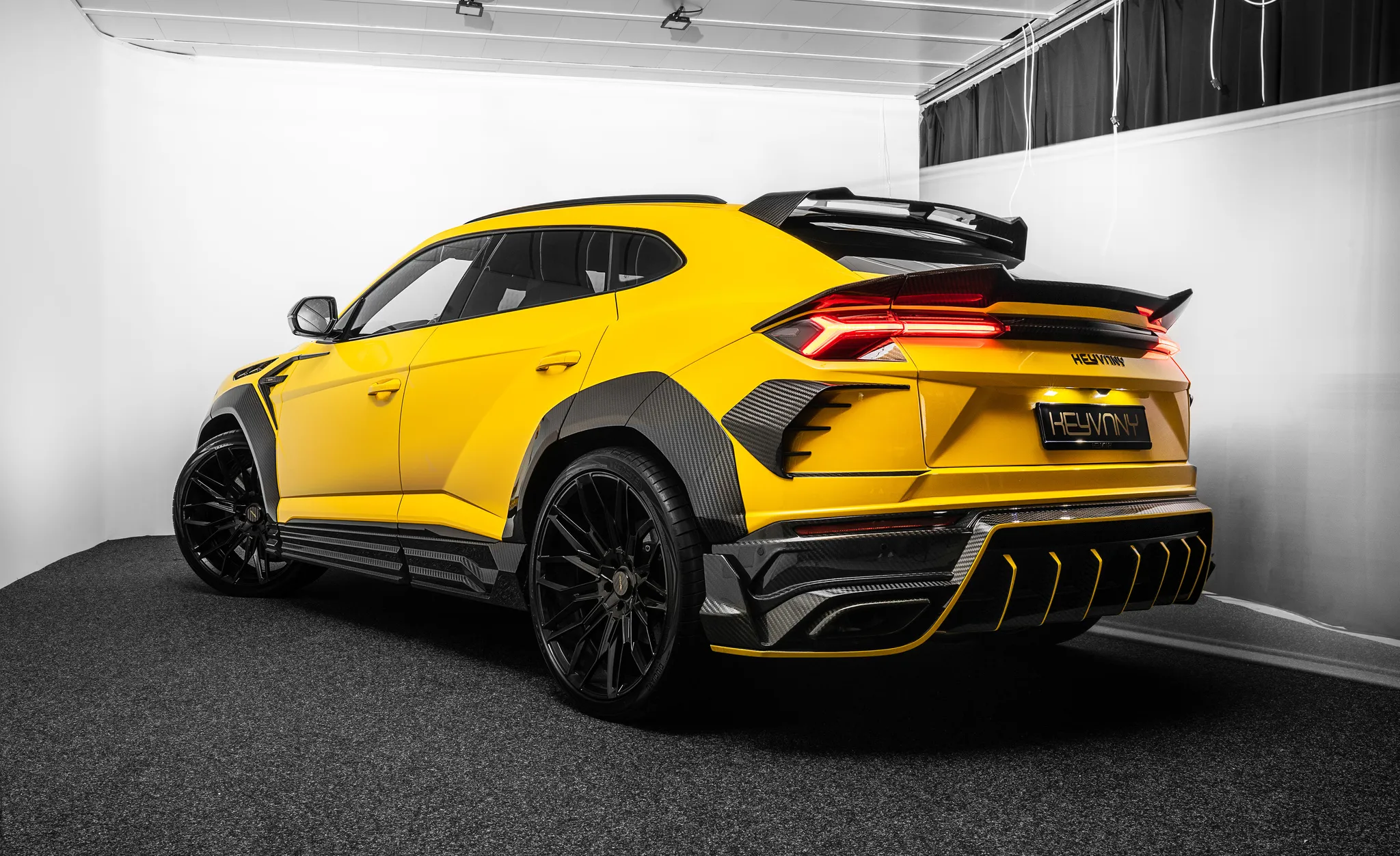 Check price and buy Keyvany Carbon Fiber Body kit set for Lamborghini Urus
