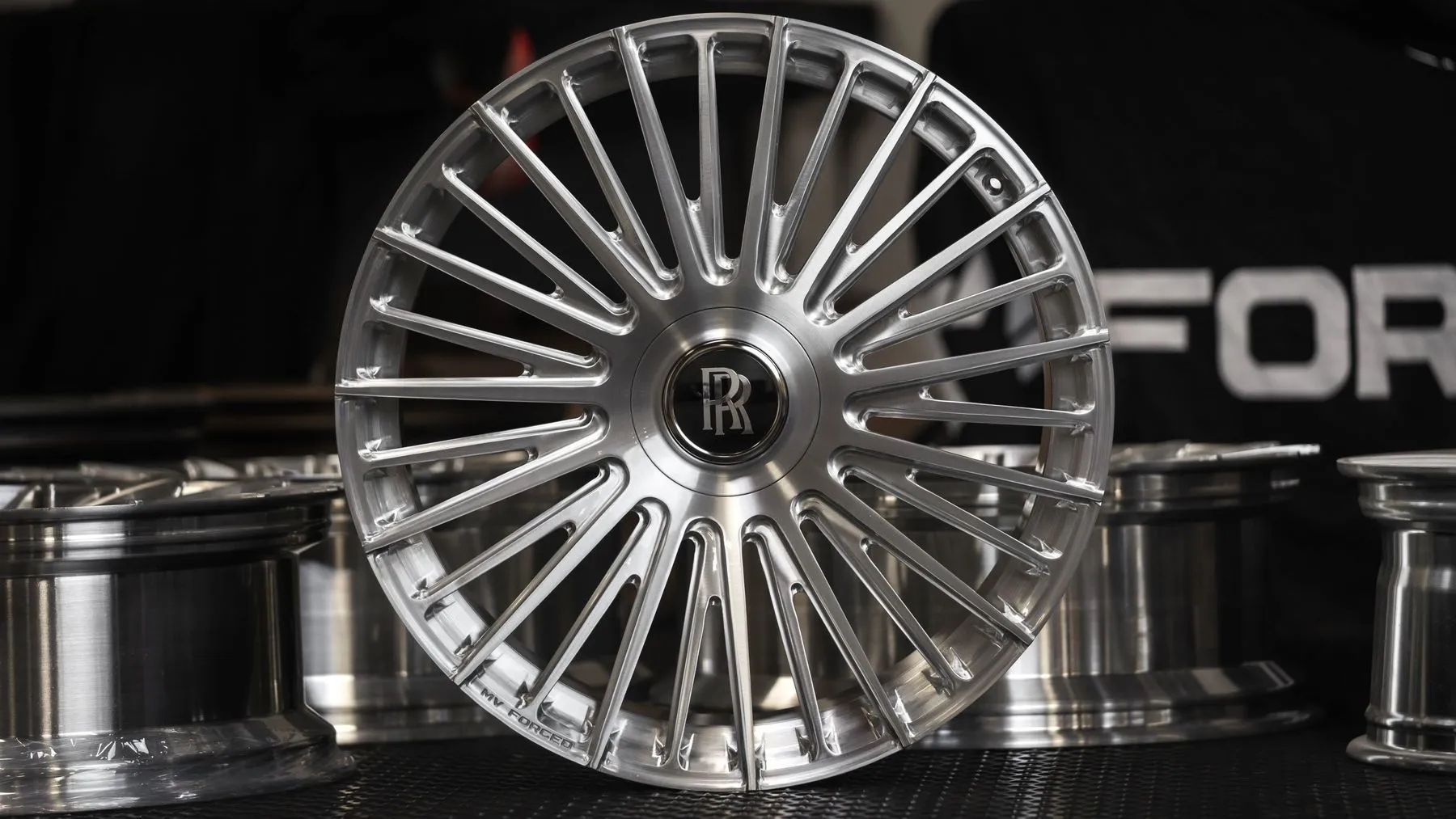 Modular Velge RR-100 MONO forged wheels