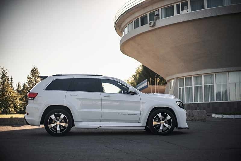Check price and buy Renegade Design body kit for Jeep Grand Cherokee WK2  V1