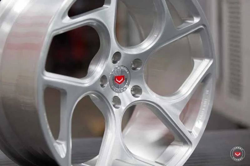 images-products-1-3417-232983897-Vossen-Forged-CG-205T-Wheel-C04-Gloss-Clear-CG-Series-_-Vossen-Wheels-2018-1006-1-1047x698.jpg