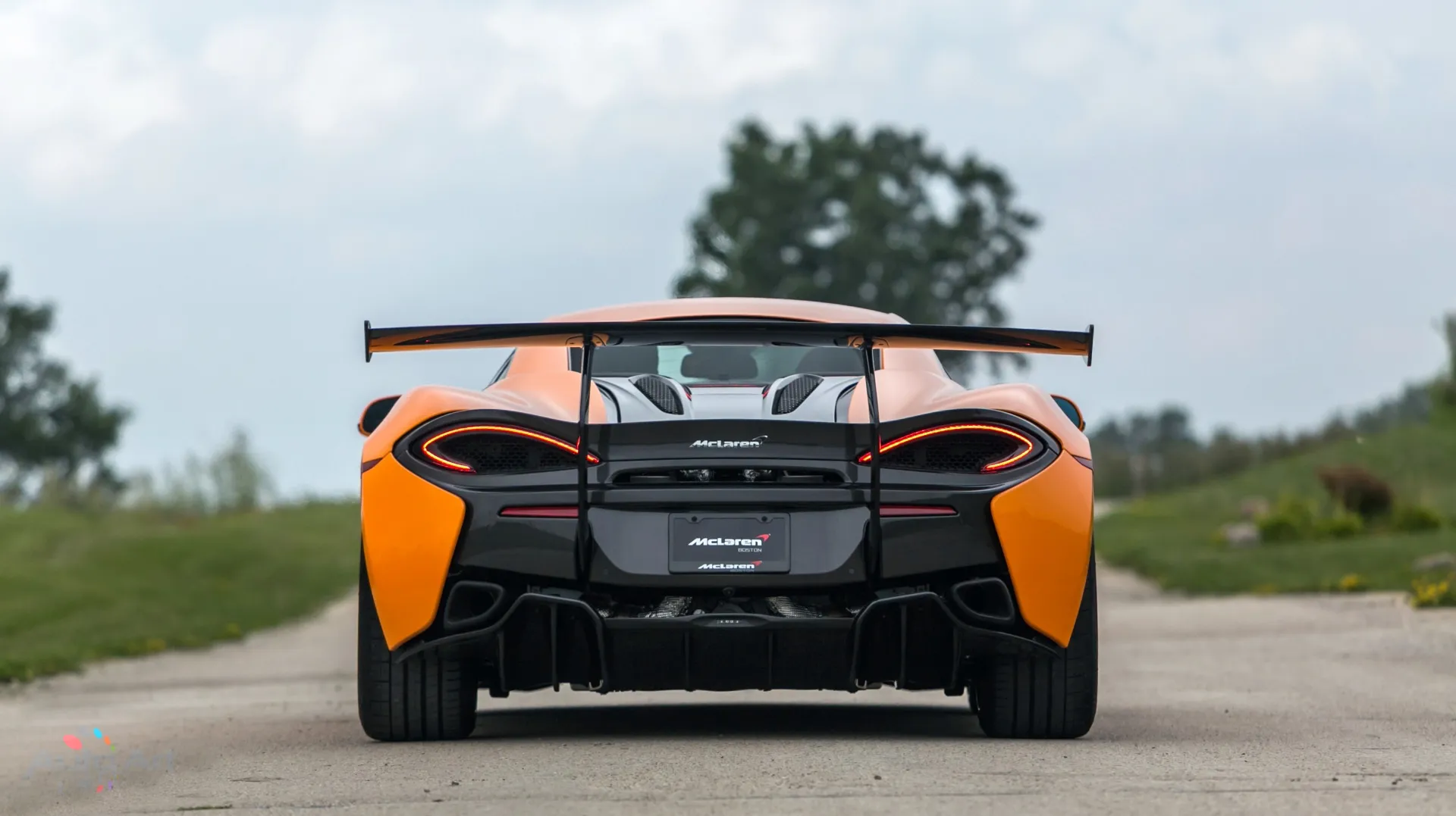 Vorsteiner Nero body kit for McLaren 570S carbon fiber