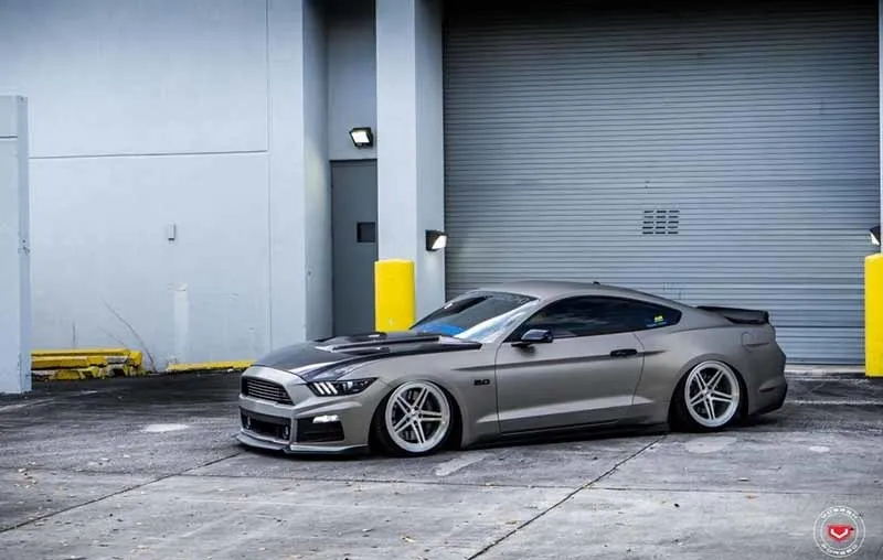 images-products-1-3555-232984035-ford_mustang_lc-102_5bf13597.jpg