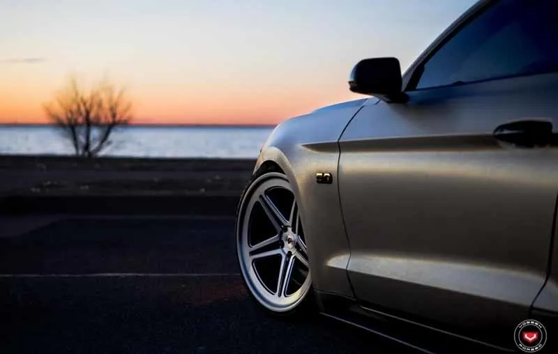 images-products-1-3556-232984036-ford_mustang_lc-102_008.jpg