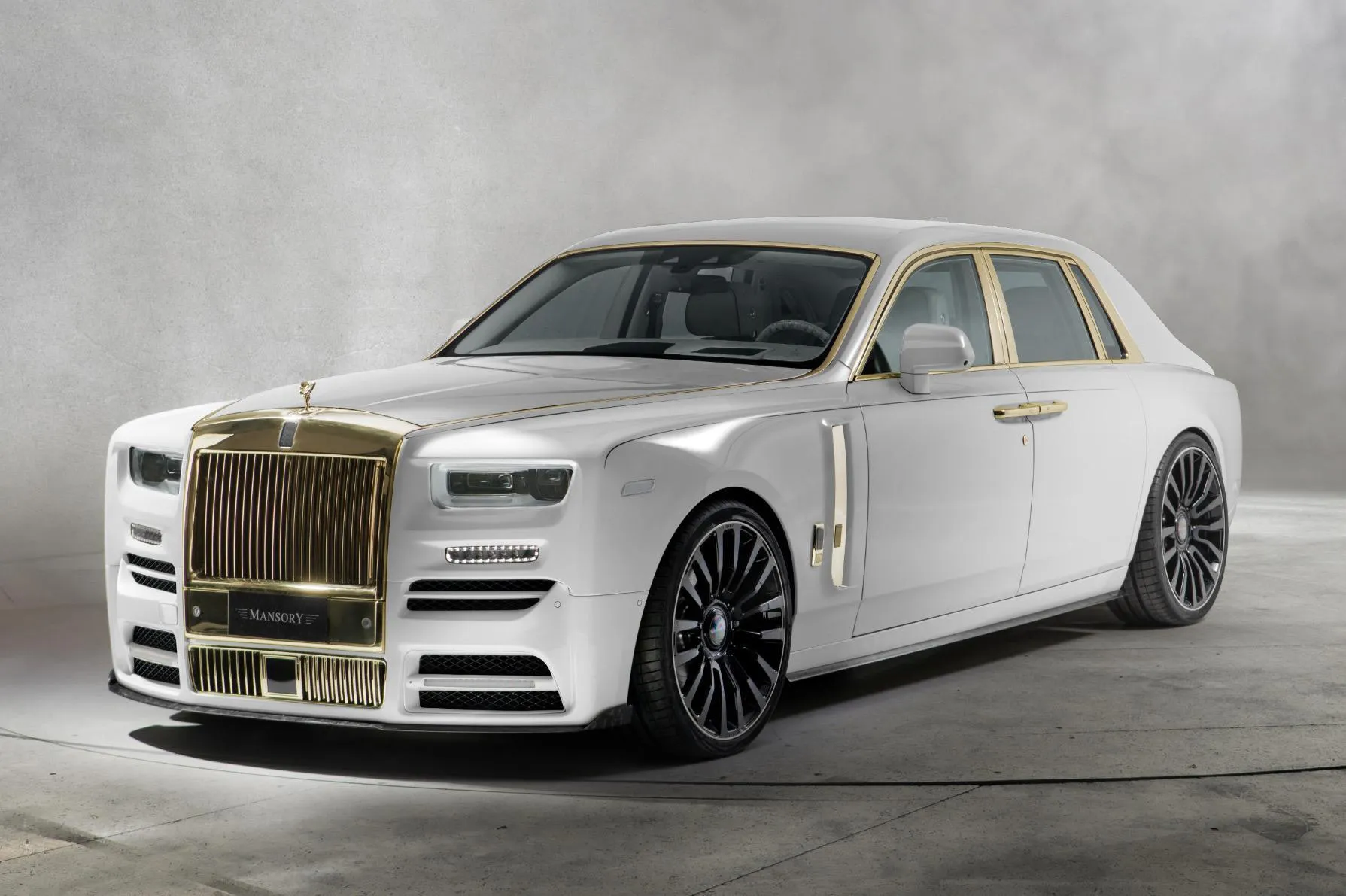 Mansory body kit for Rolls-Royce Phantom carbon