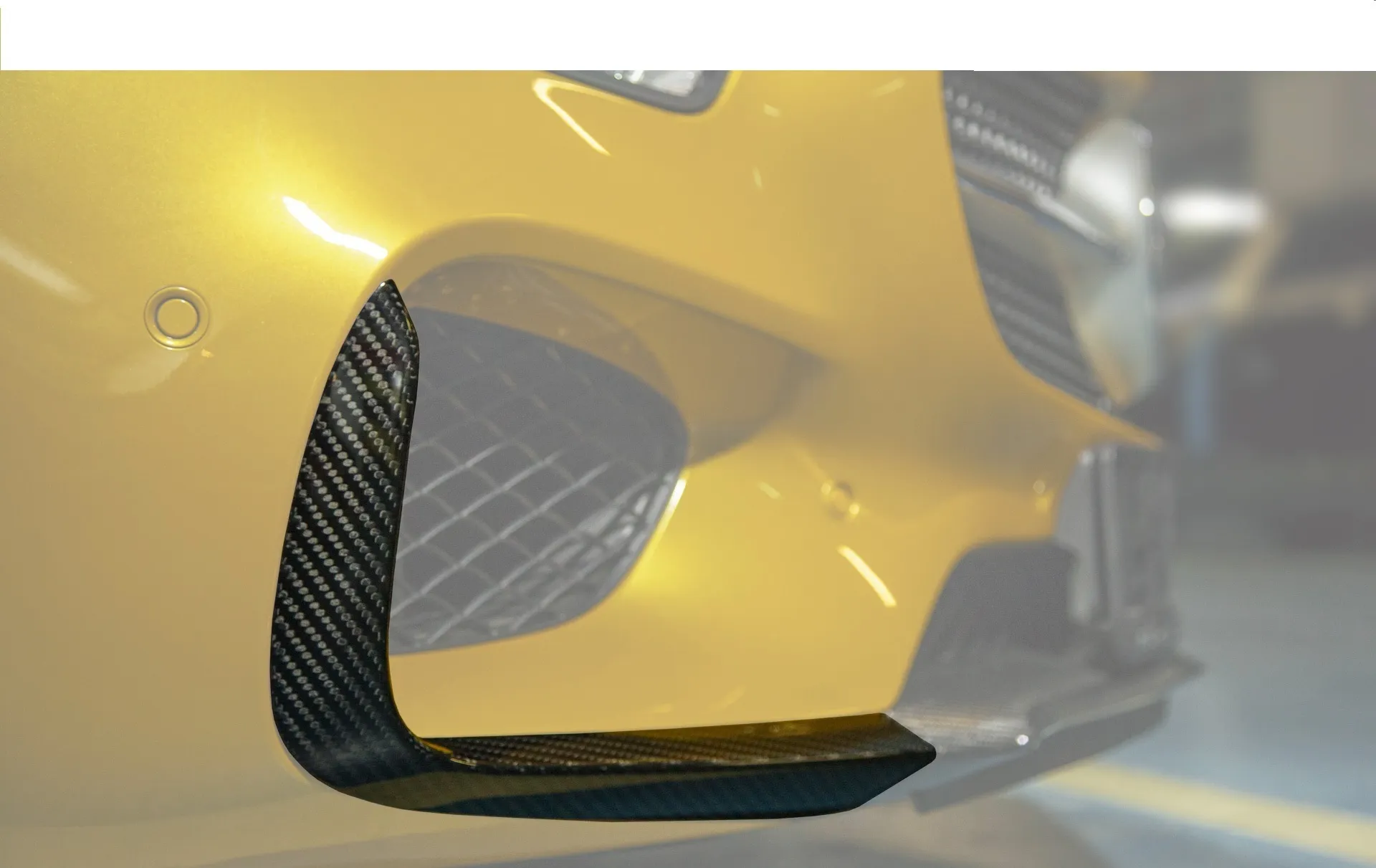 Hodoor Performance Carbon fiber inserts in the front arches Edition 1 Style for Mercedes GT-class C190