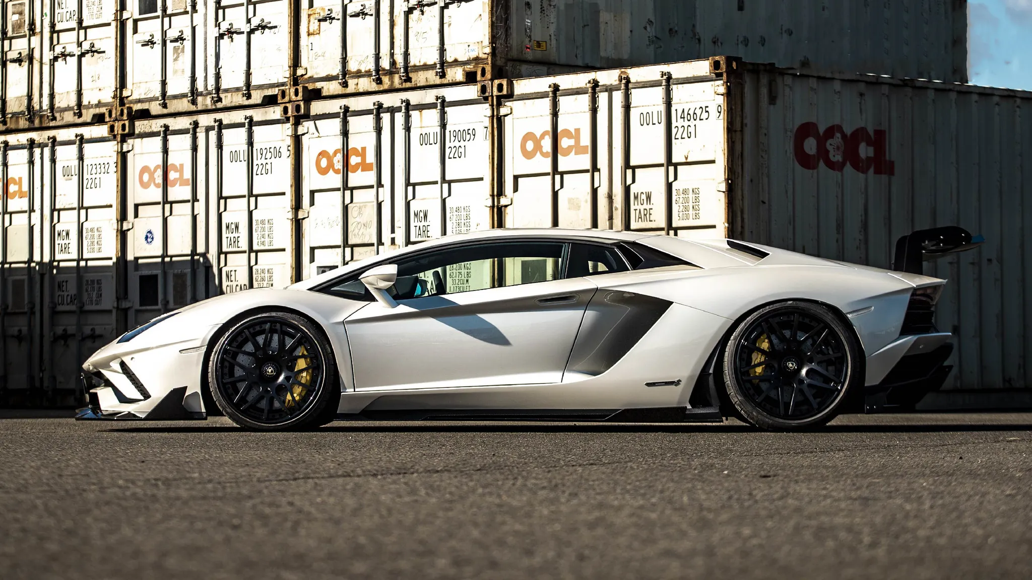 Liberty Walk body kit for Lamborghini Aventador S latest model