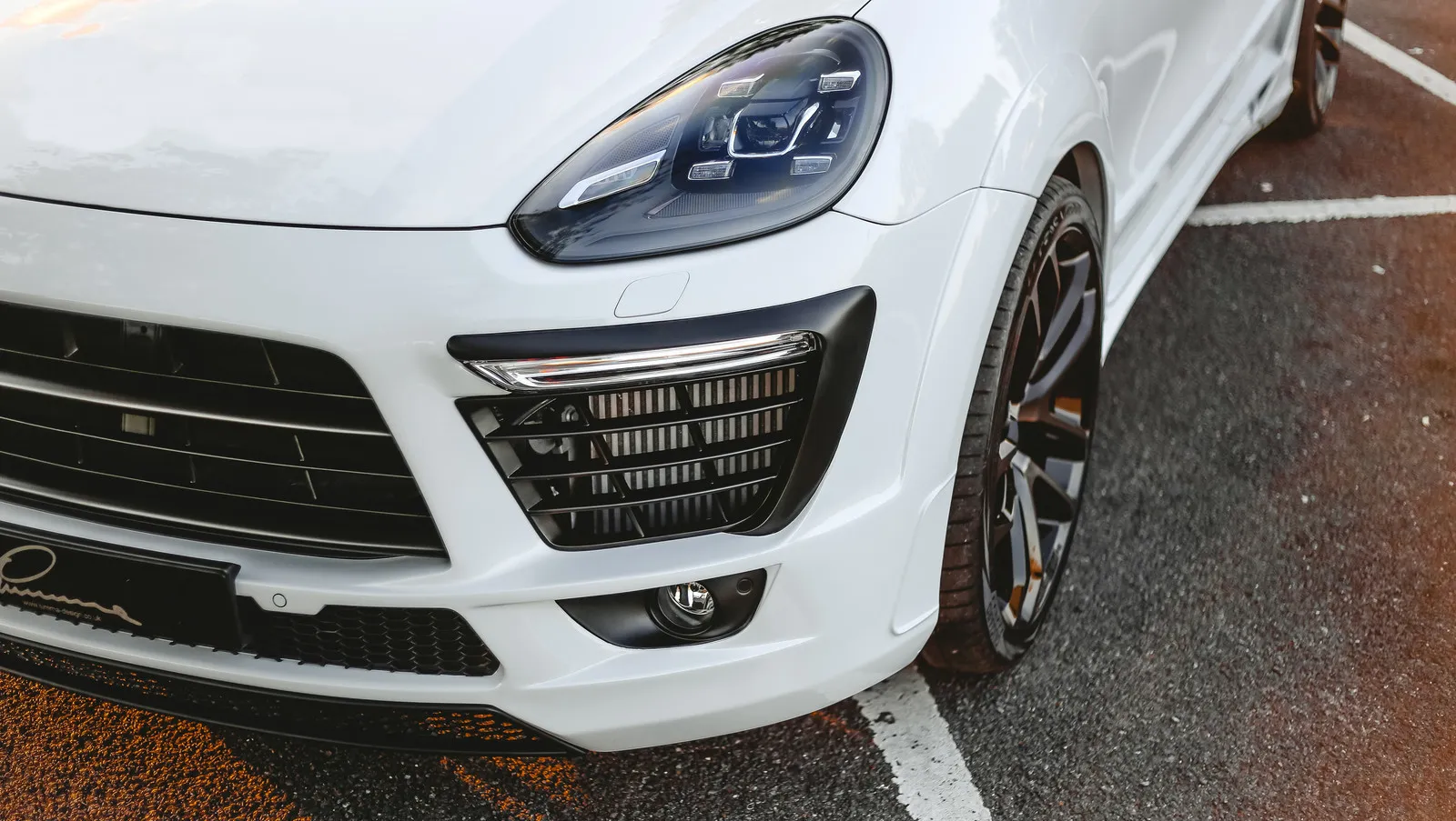 LUMMA CLR 558 GT-R BODY KIT FOR PORSCHE CAYENNE 958 FACELIFT 2015