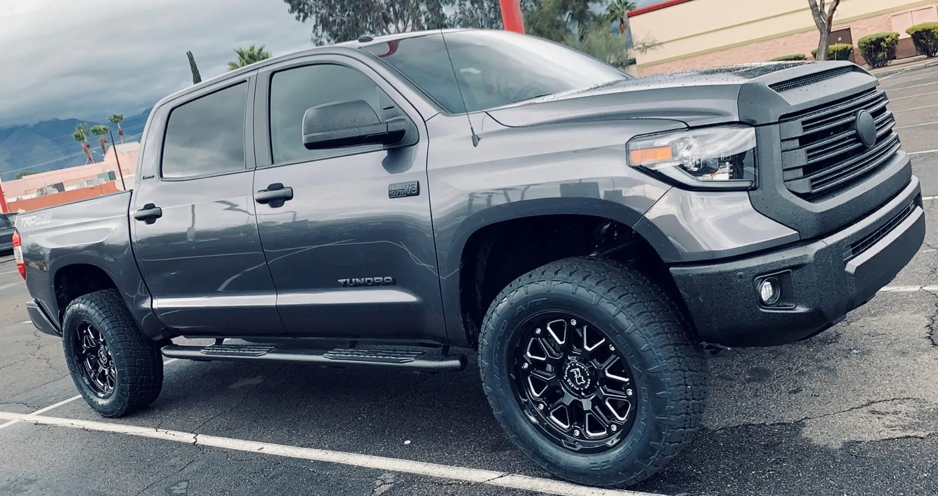 Black Rhino Hollister light alloy wheels