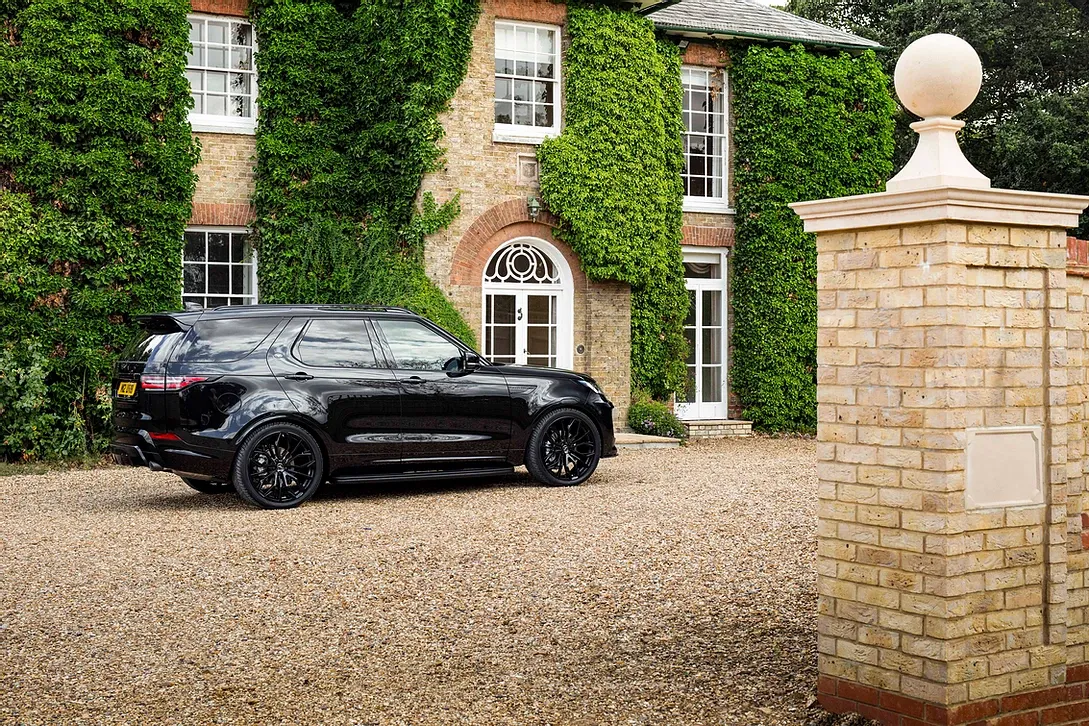 Urban  body kit for Land Rover Discovery 5 carbon fiber