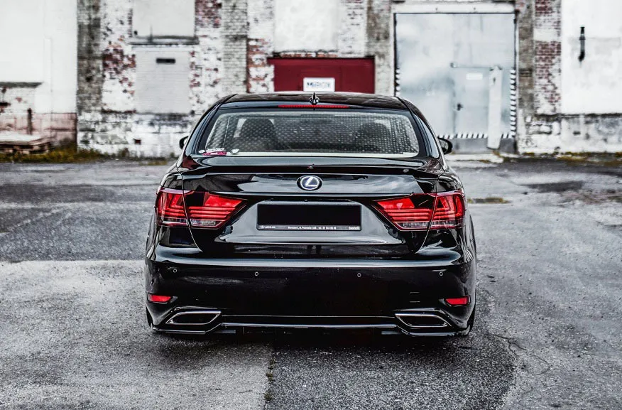 Maxton Design CENTRAL REAR SPLITTER (WITH VERTICAL BARS) FOR LEXUS LS MK4 latest model