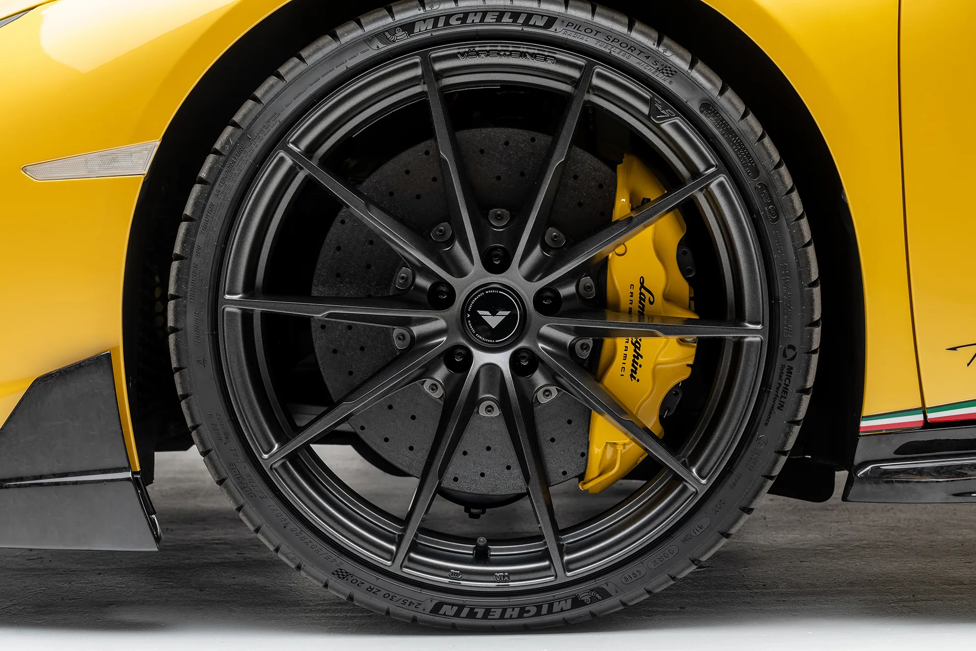 Vorsteiner Nero body kit for Lamborghini Huracan Vincenzo latest model