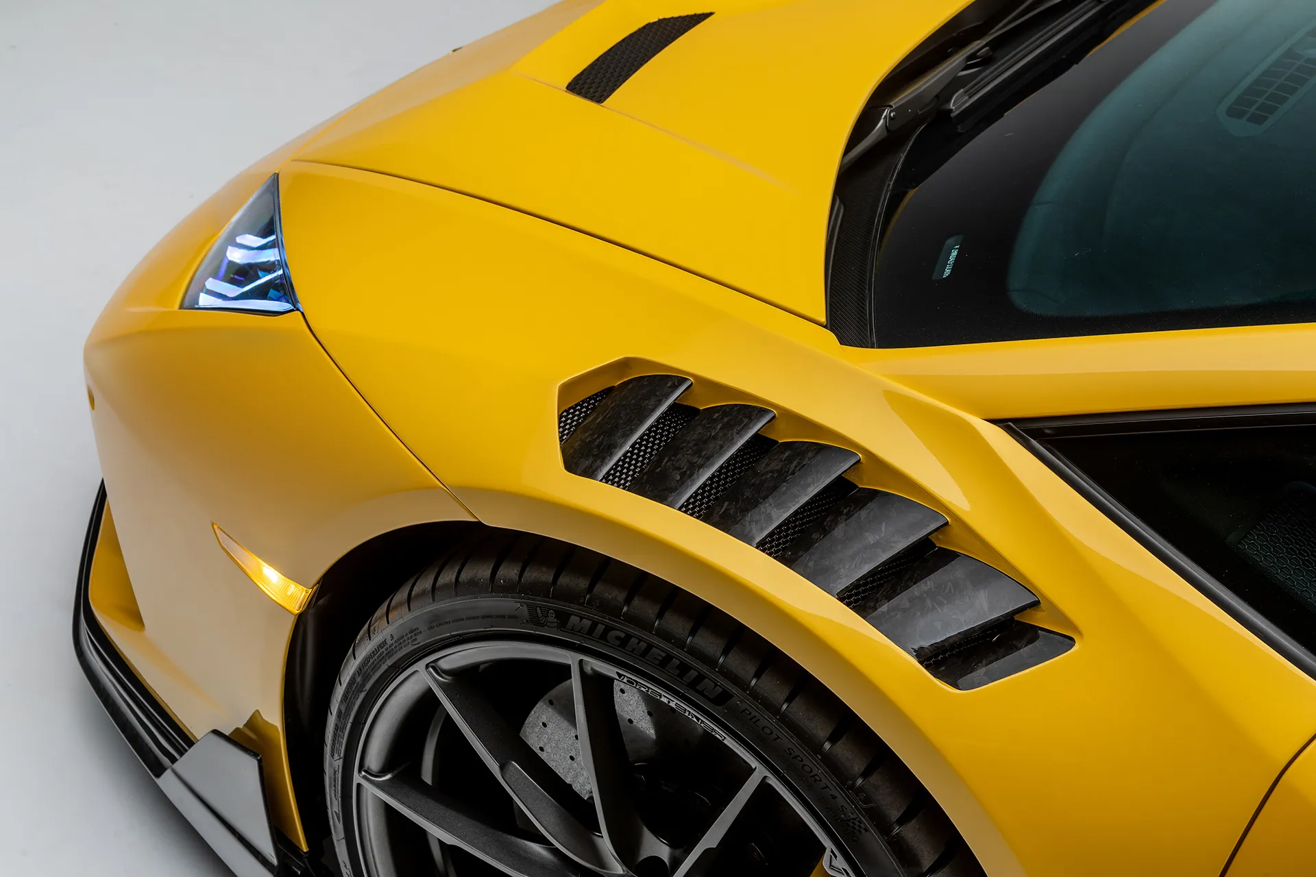 Vorsteiner Nero body kit for Lamborghini Huracan Vincenzo latest model