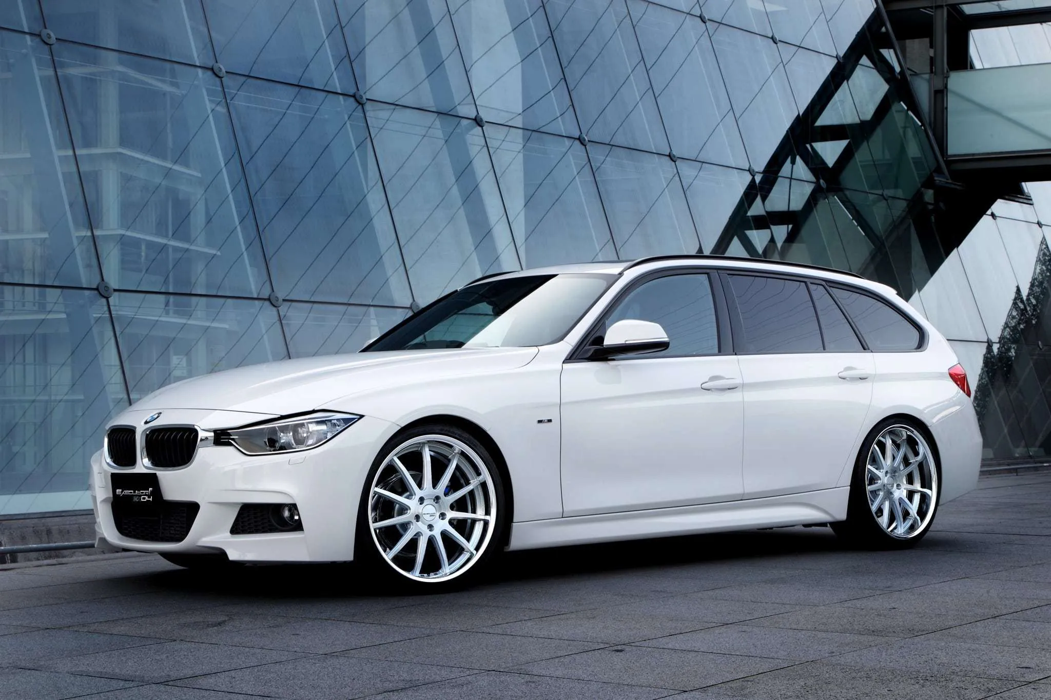 images-products-1-4265-233001129-ex04_bmw_3series.jpg