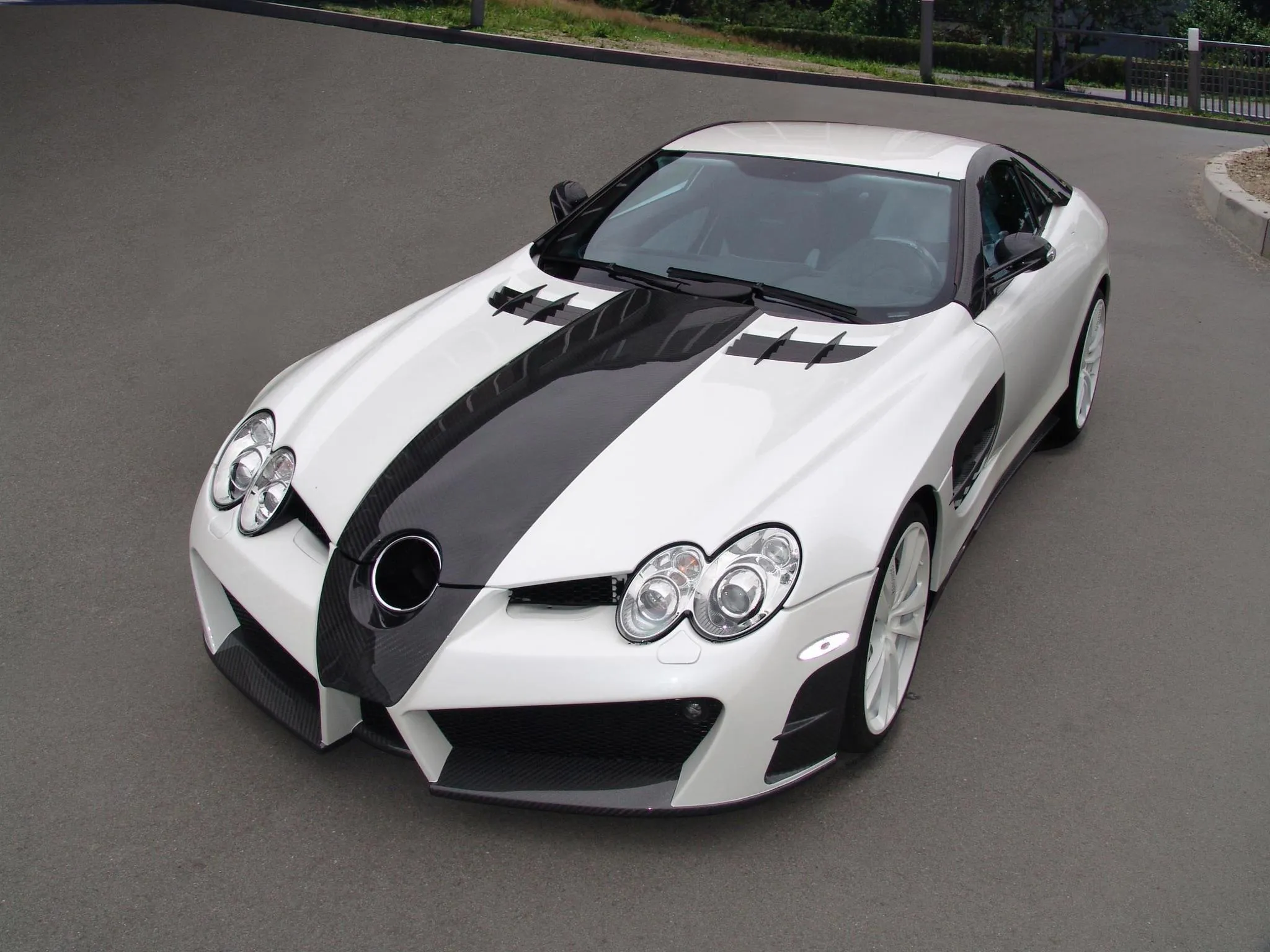 Mansory body kit for Mercedes-Benz MC Laren SLR 199 latest model