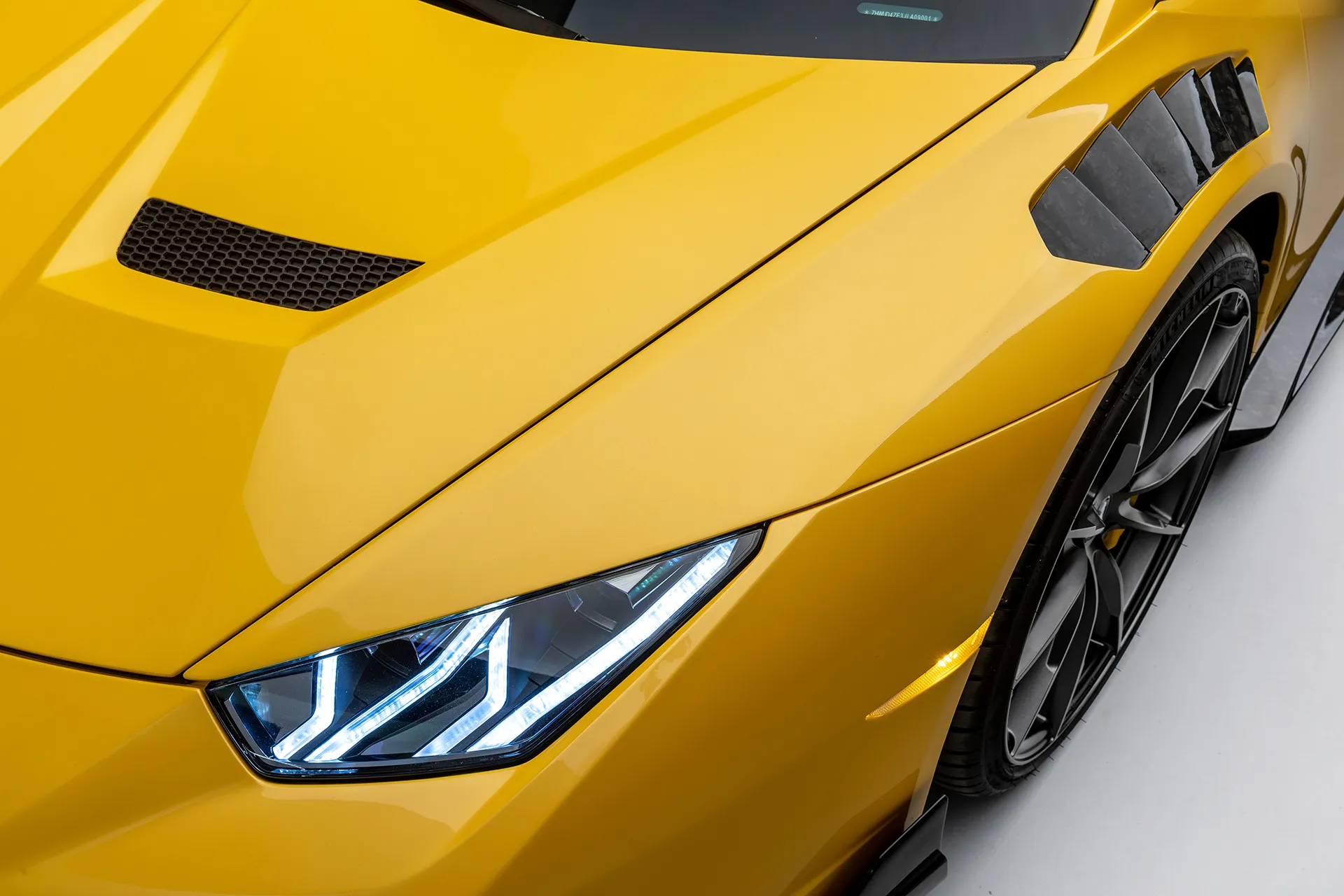 Vorsteiner Nero body kit for Lamborghini Huracan Vincenzo new model