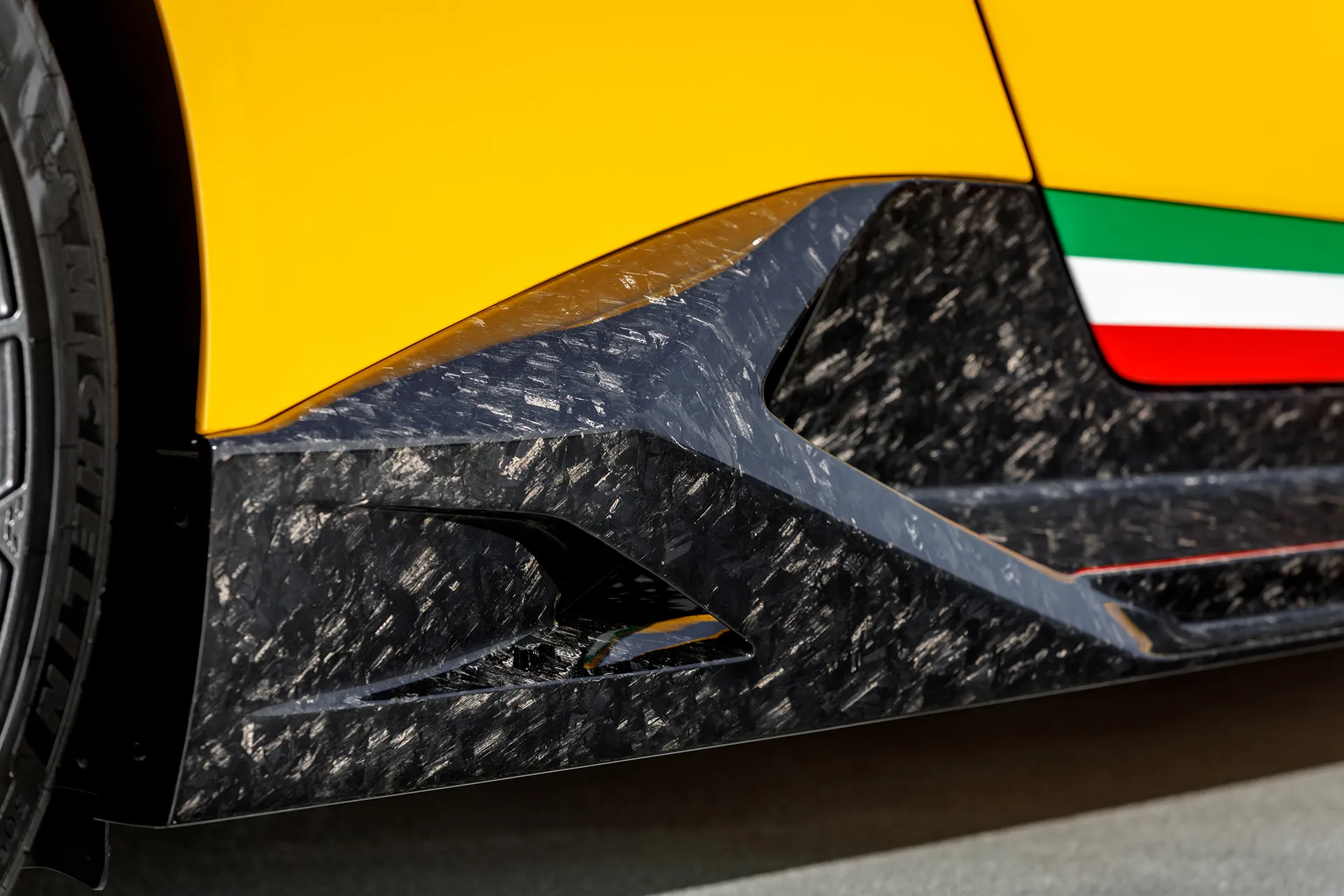 Vorsteiner Nero body kit for Lamborghini Huracan Vincenzo new style