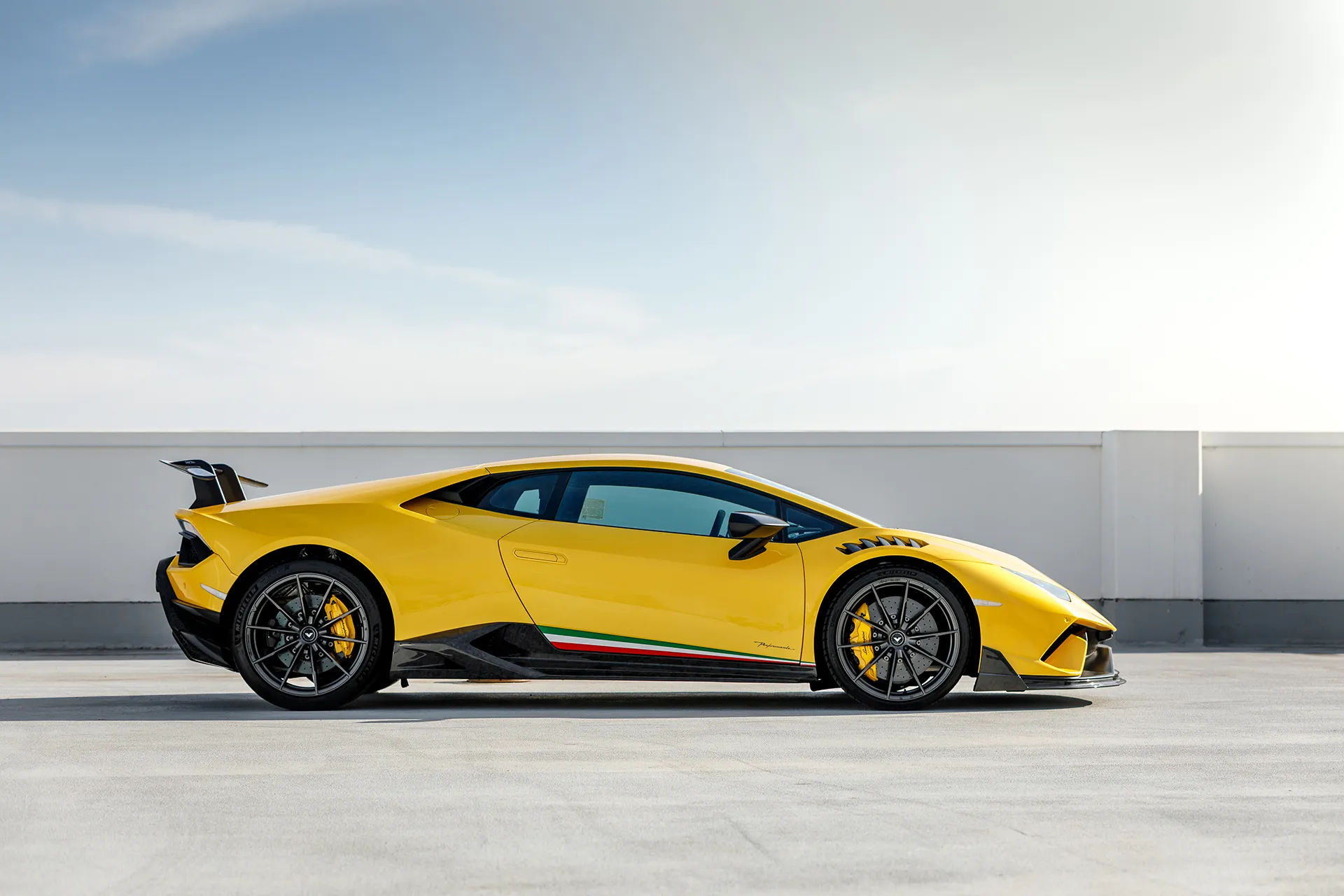 Vorsteiner Nero body kit for Lamborghini Huracan Vincenzo new model
