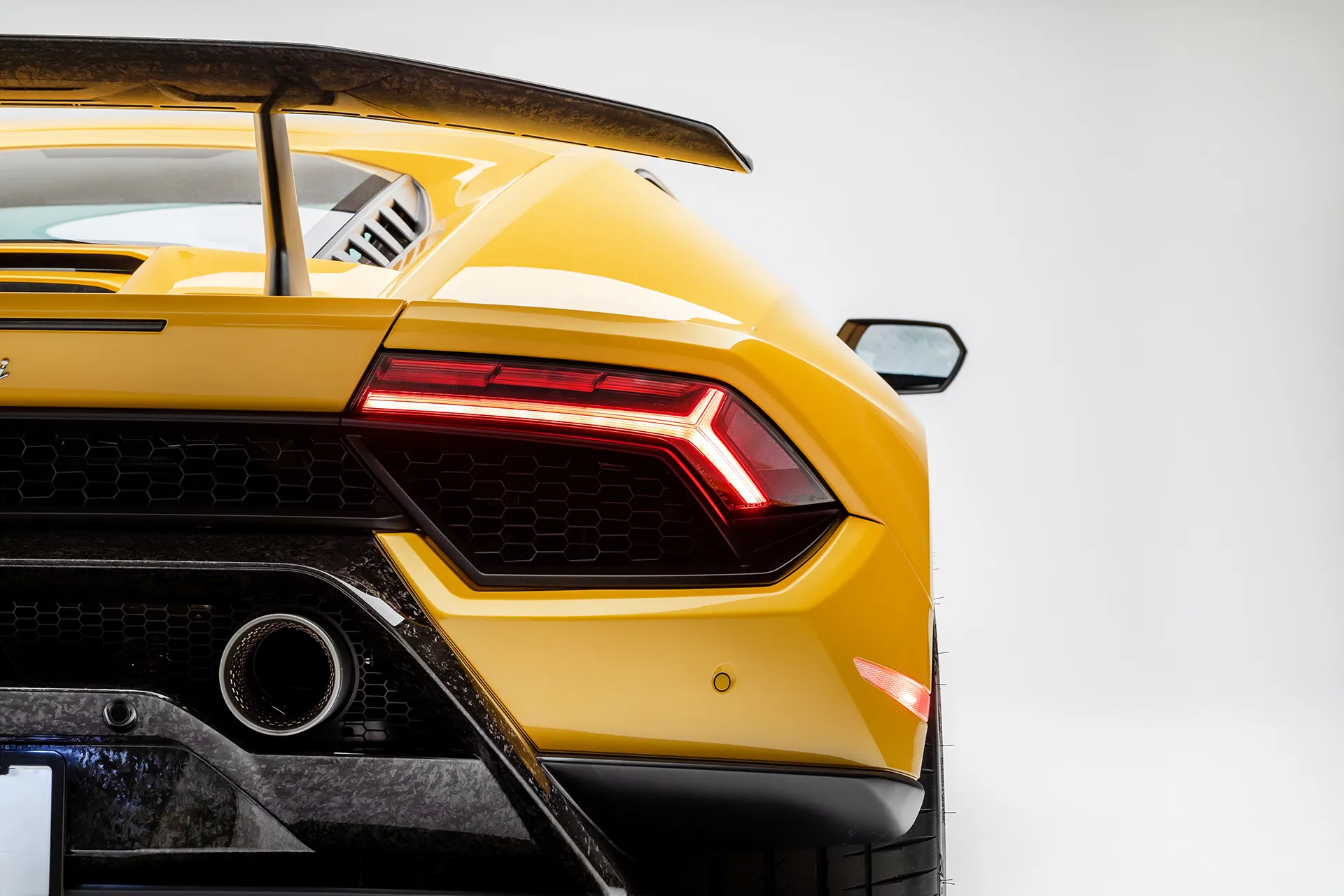 Vorsteiner Nero body kit for Lamborghini Huracan Vincenzo new model