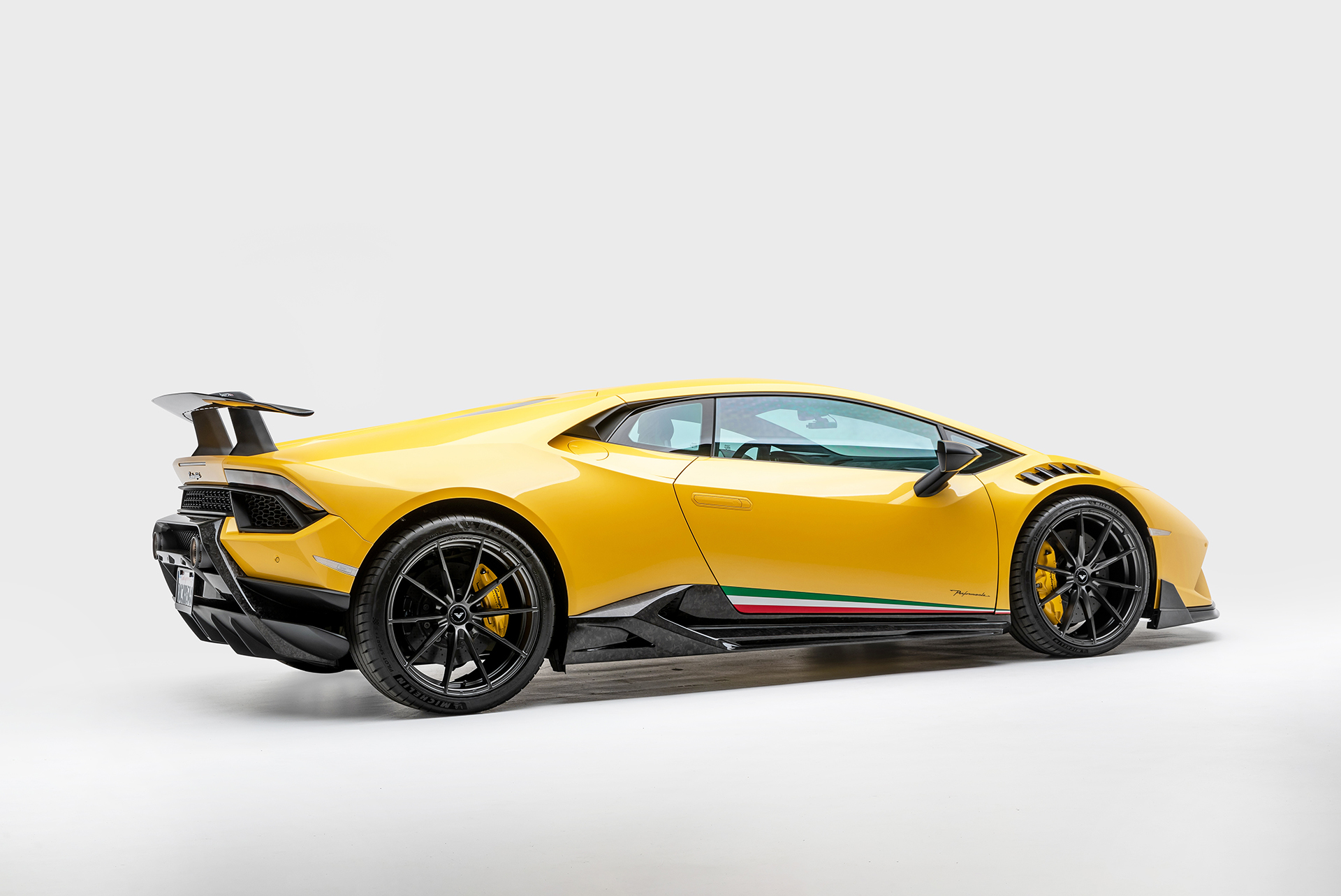 Vorsteiner Nero body kit for Lamborghini Huracan Vincenzo latest model