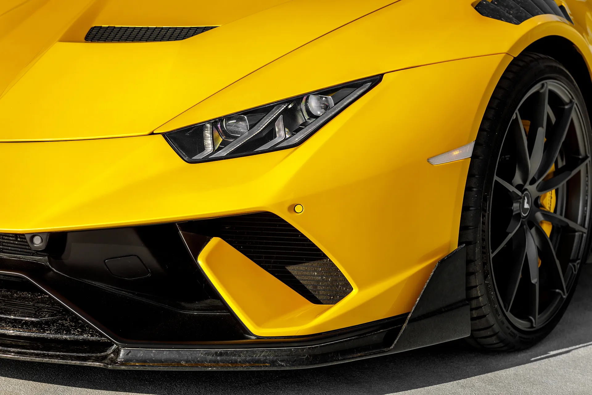 Vorsteiner Nero body kit for Lamborghini Huracan Vincenzo new style