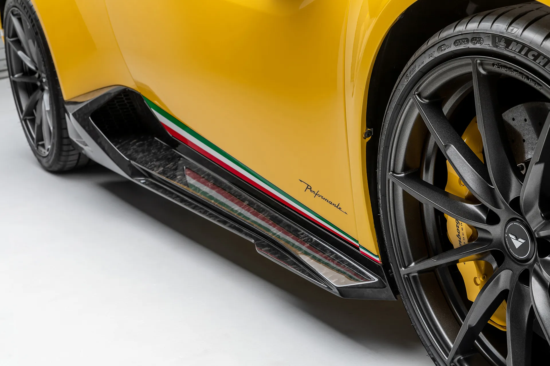 Vorsteiner Nero body kit for Lamborghini Huracan Vincenzo latest model