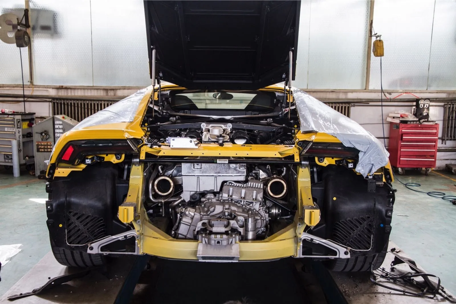 IPE exhaust system for Lamborghini Huracán (LP 610-4 / 580-2)