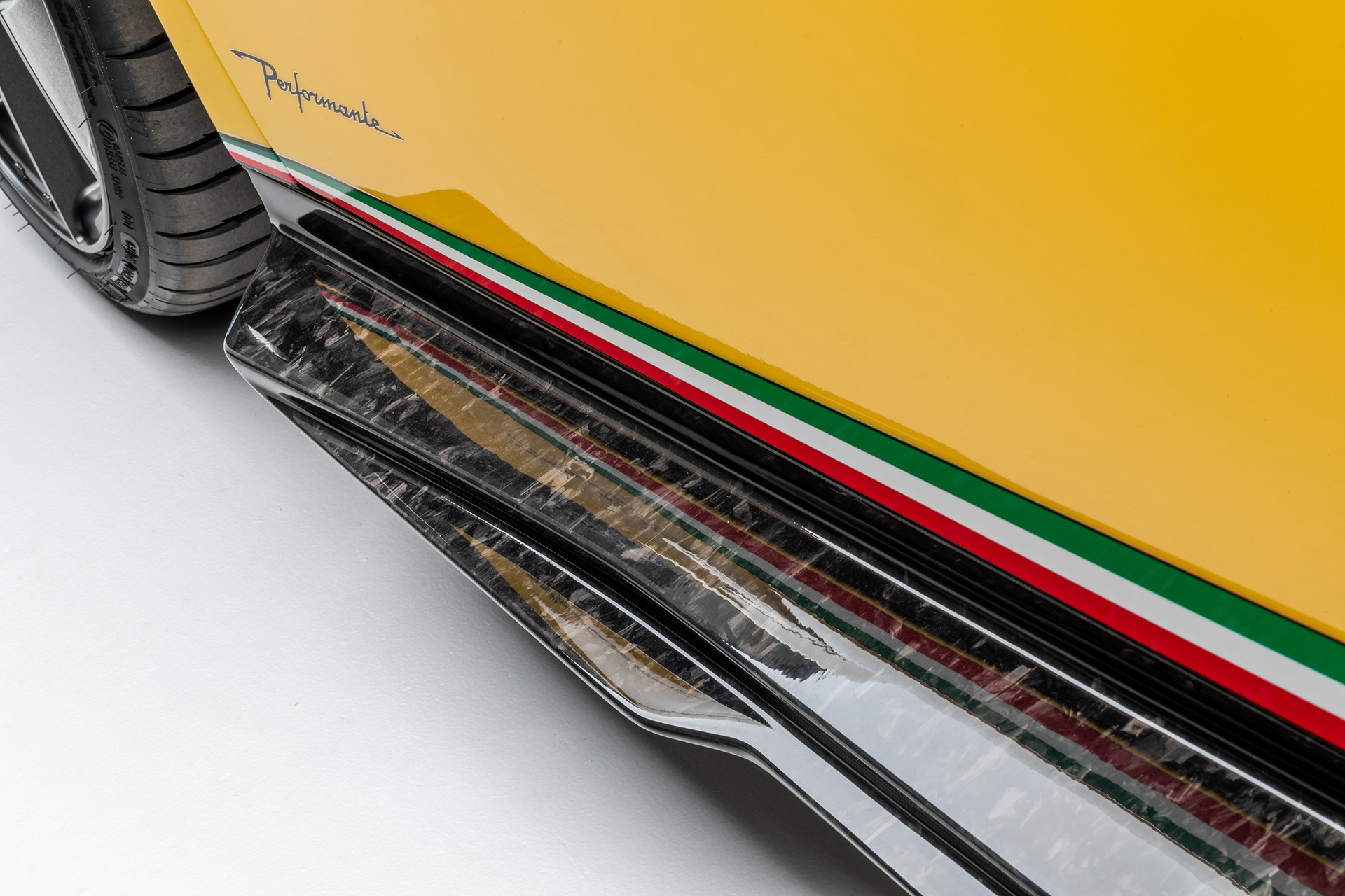 Vorsteiner Nero body kit for Lamborghini Huracan Vincenzo new model