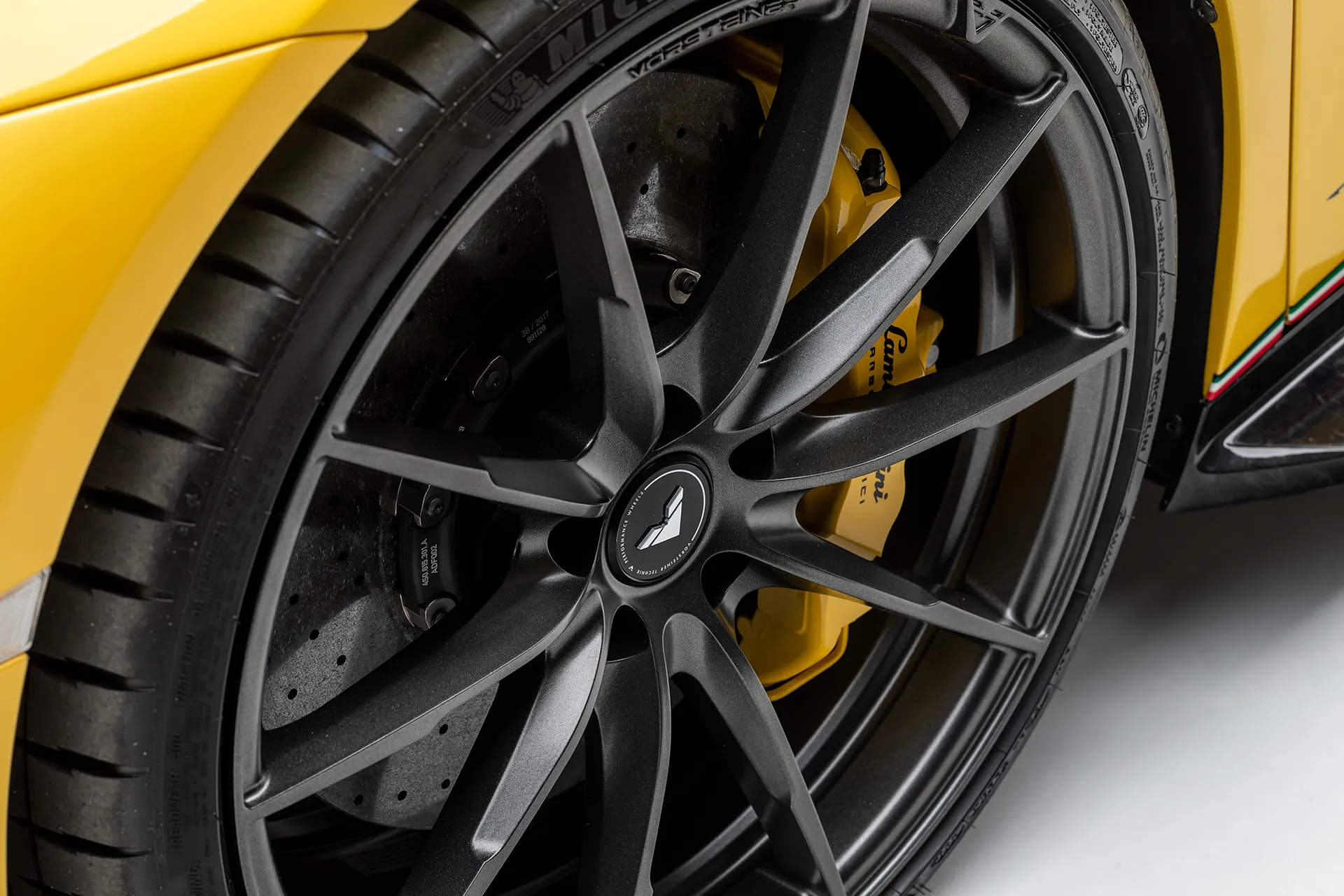 Vorsteiner Nero body kit for Lamborghini Huracan Vincenzo latest model