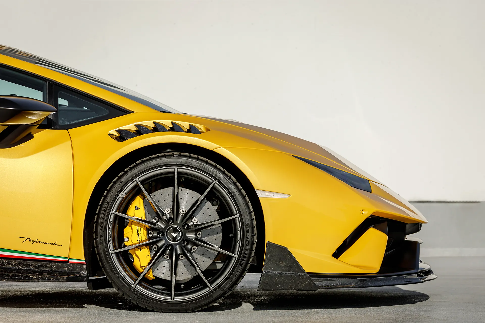 Vorsteiner Nero body kit for Lamborghini Huracan Vincenzo new style