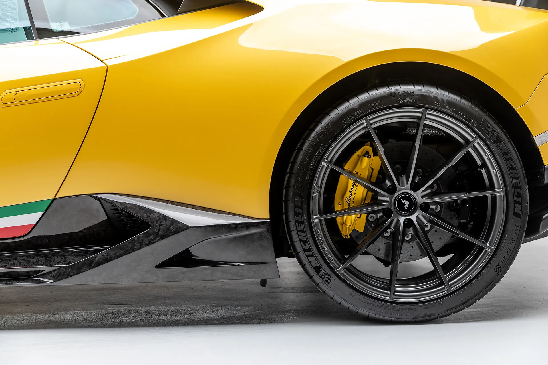 Vorsteiner Nero body kit for Lamborghini Huracan Vincenzo latest model