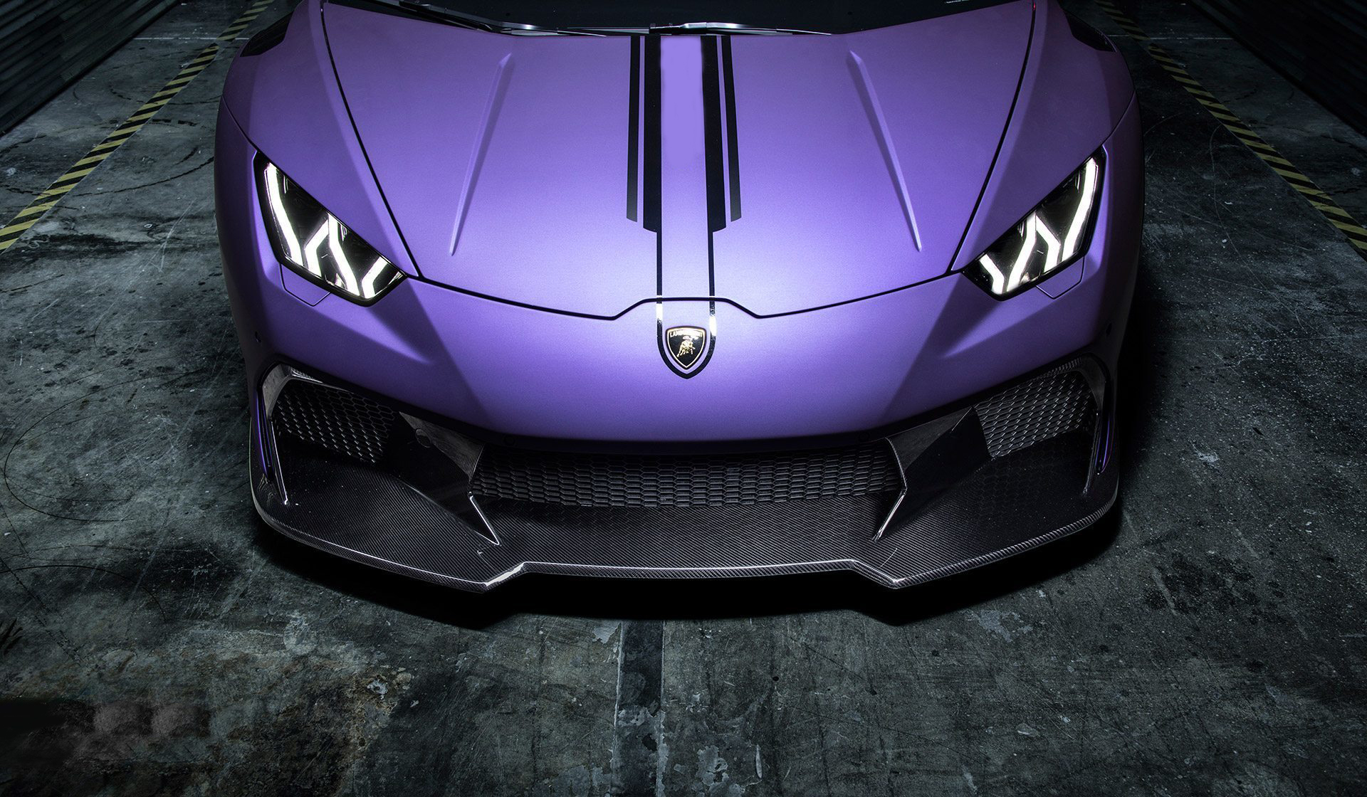 Carbon fiber front bumper and spoiler Novara Style for Lamborghini Huracan
