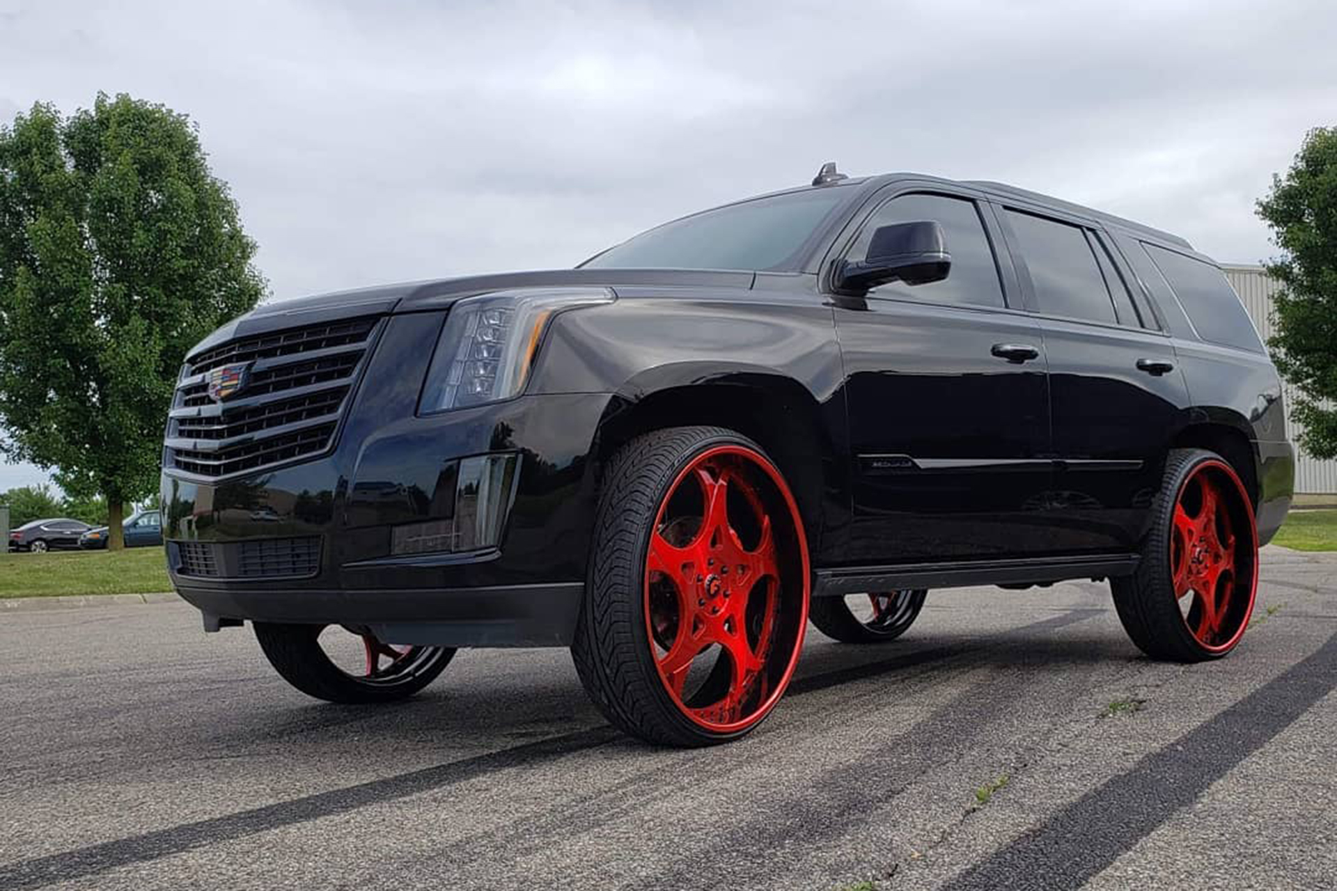 Большие диски. Cadillac Escalade 2021 Wheels. Cadillac Escalade Forgiato. Cadillac Escalade 2022 Tuning. Cadillac Escalade 2018 Forgiato.