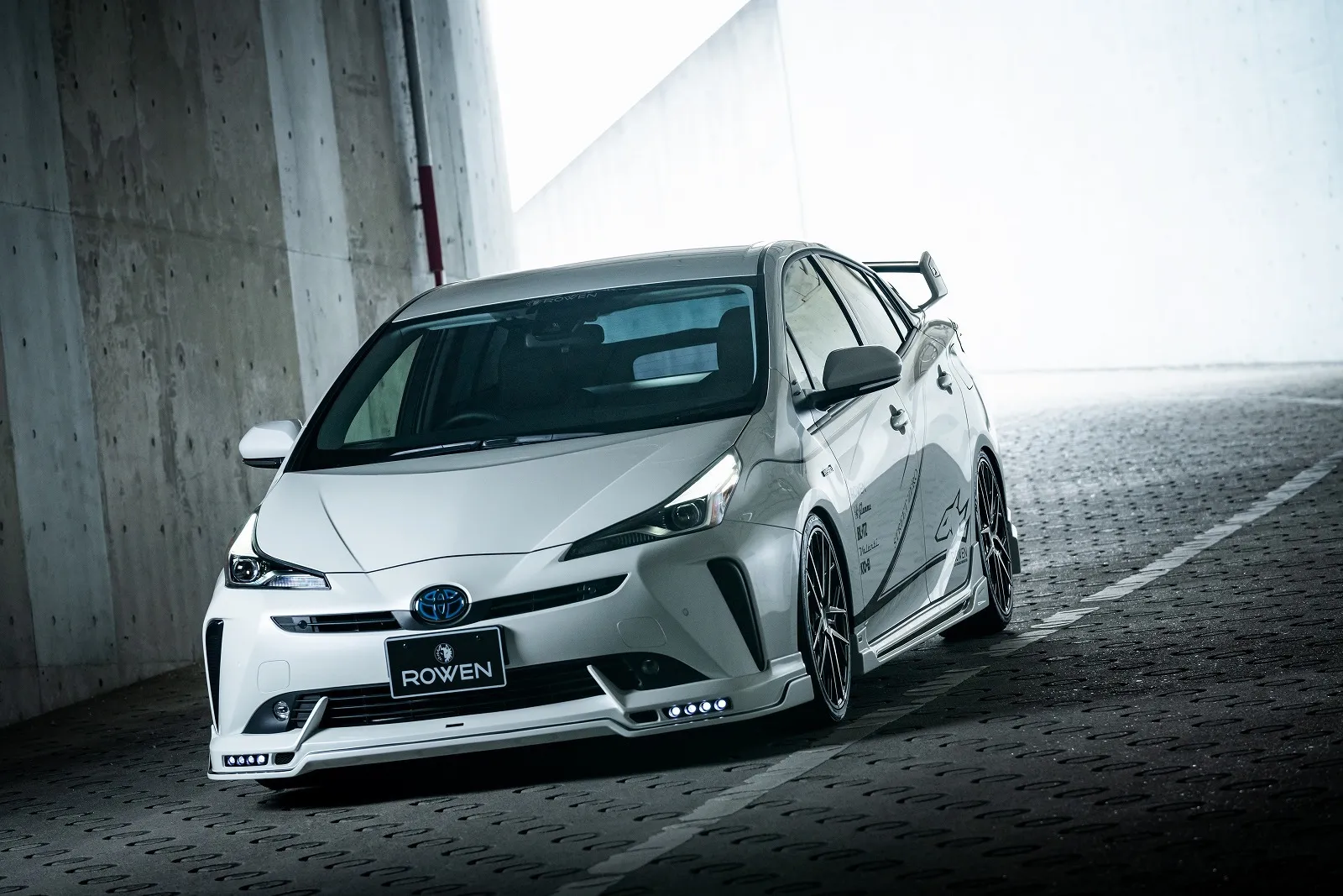 Rowen body kit for Toyota PRIUS RR Late Model latest model