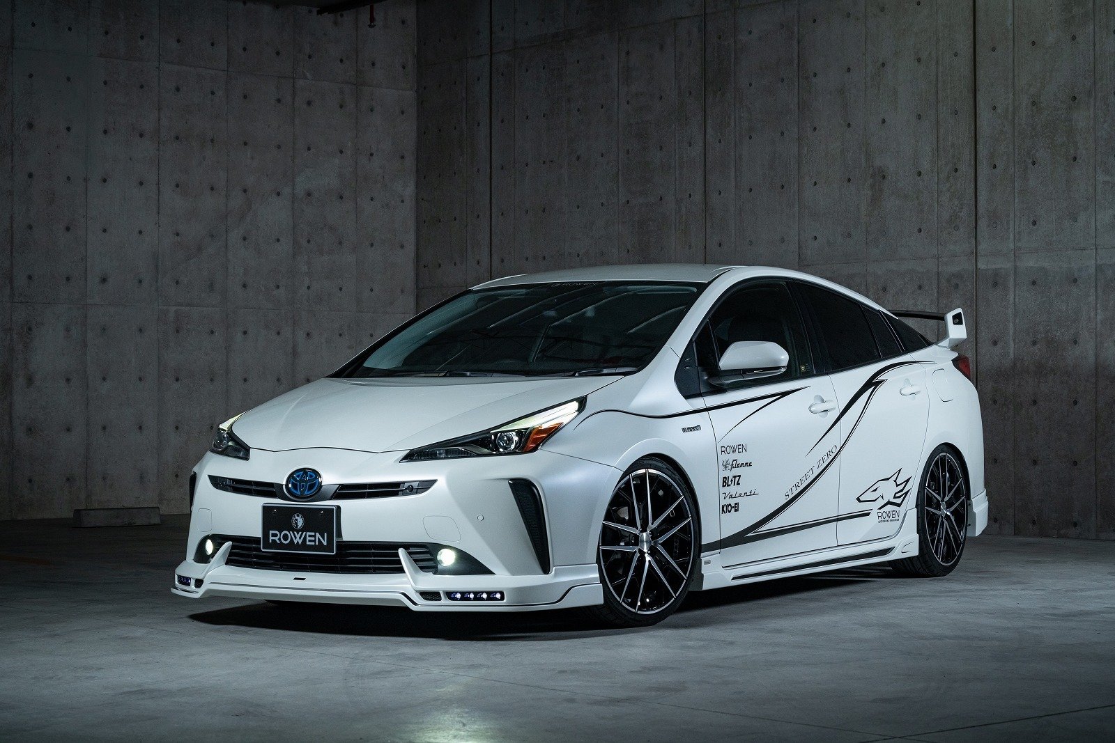 Rowen body kit for Toyota Prius RR Late Model Osta toimitus, asennus