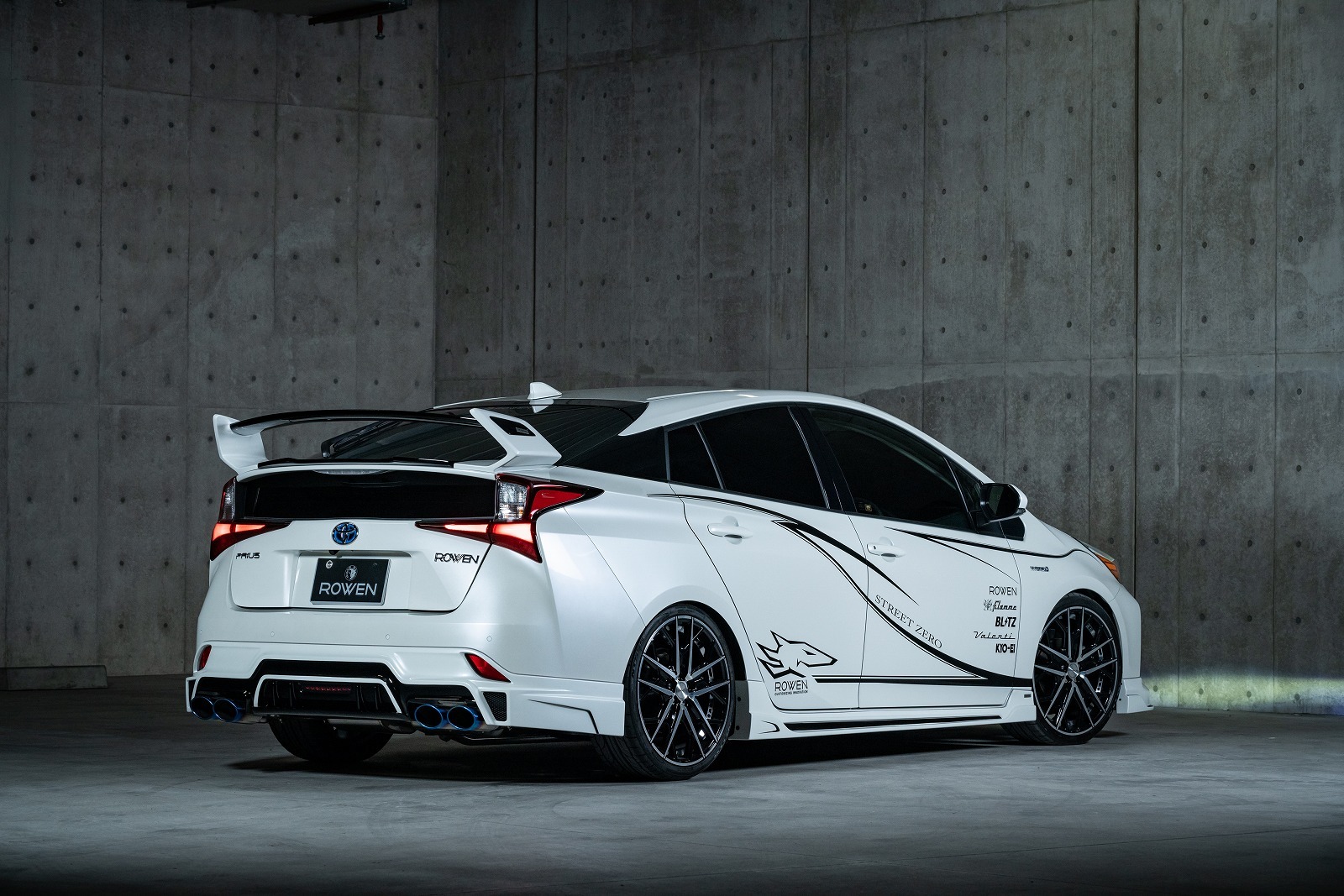 Rowen body kit for Toyota PRIUS RR Late Model new style