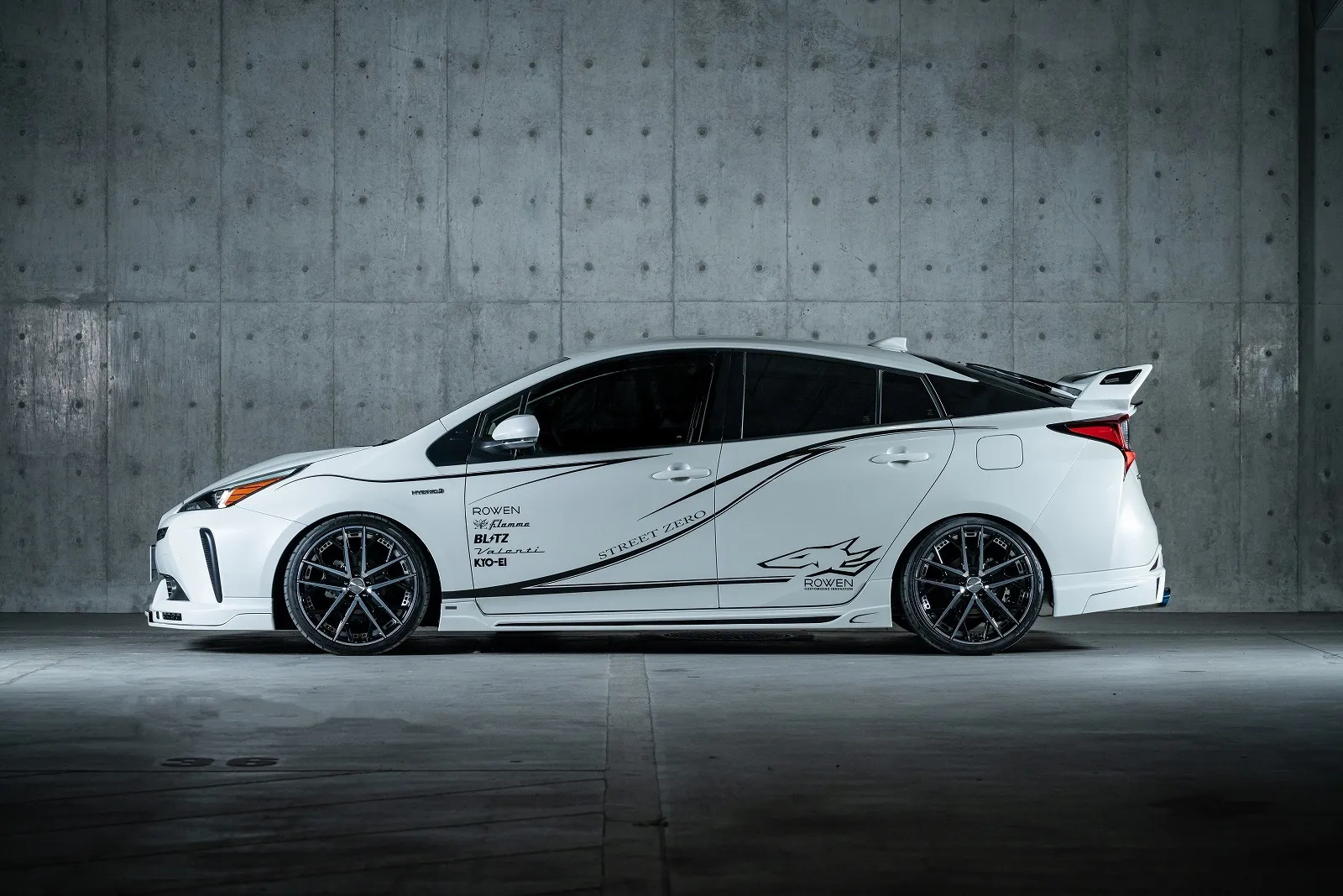 Rowen body kit for Toyota PRIUS RR Late Model new model